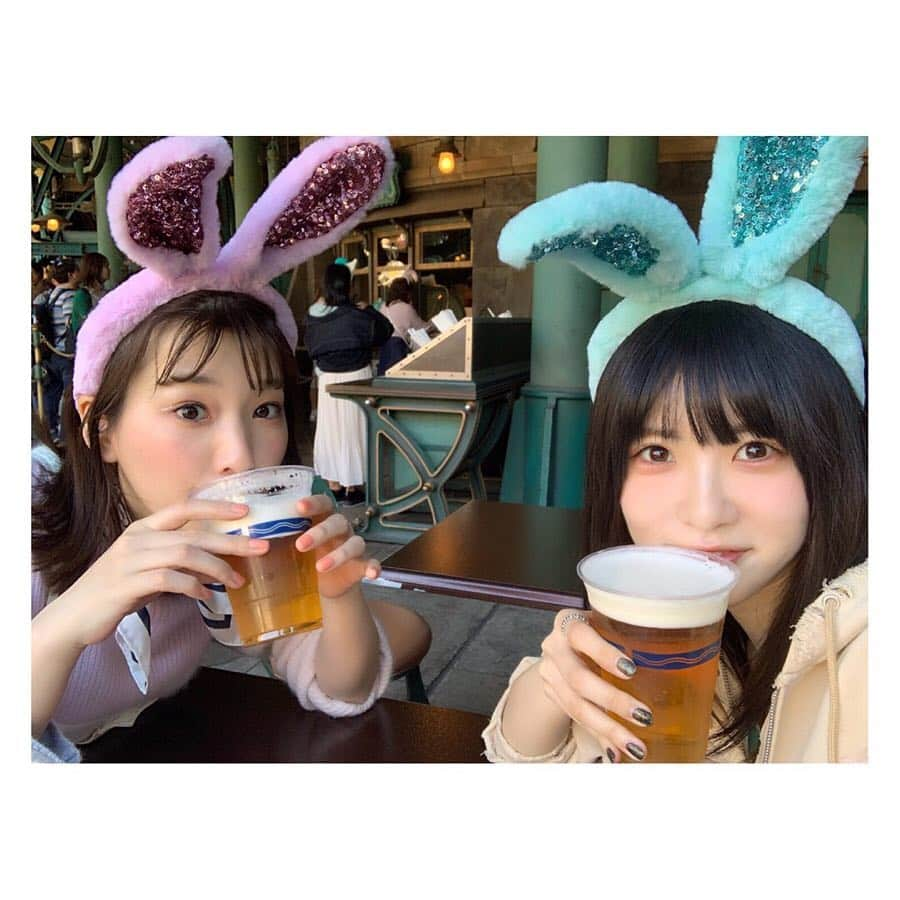 高槻かなこさんのインスタグラム写真 - (高槻かなこInstagram)「. かなことさらら🍻🐰🐰 . #beer🍻 #beergirl #乗り物よりビール」5月4日 21時47分 - kanako.tktk