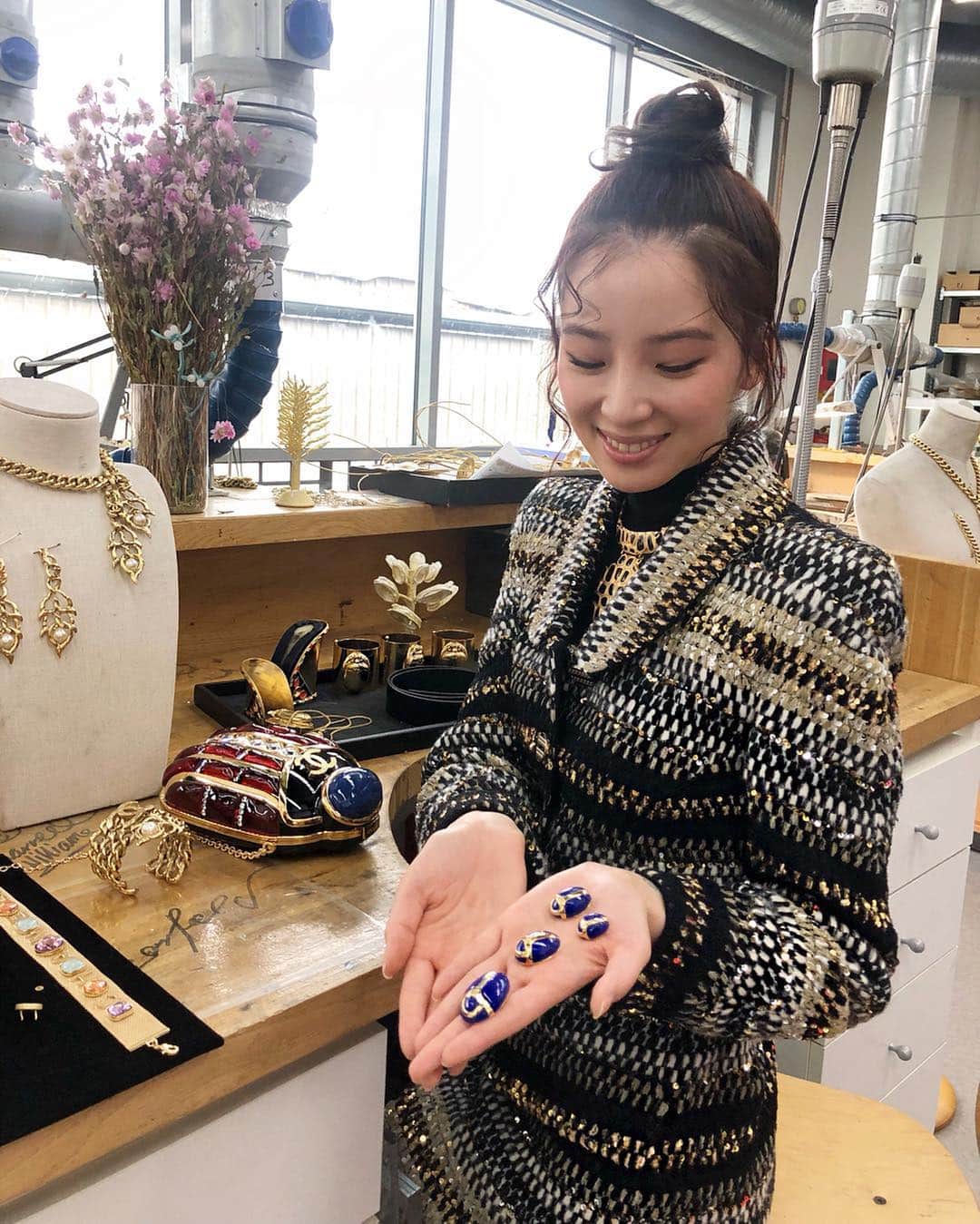 アイリーン・キムさんのインスタグラム写真 - (アイリーン・キムInstagram)「In awe if the craftsmanship and artistry at the Maisons of Lesage & Goossens ✨ #maisonlesage #goossens」5月4日 22時02分 - ireneisgood