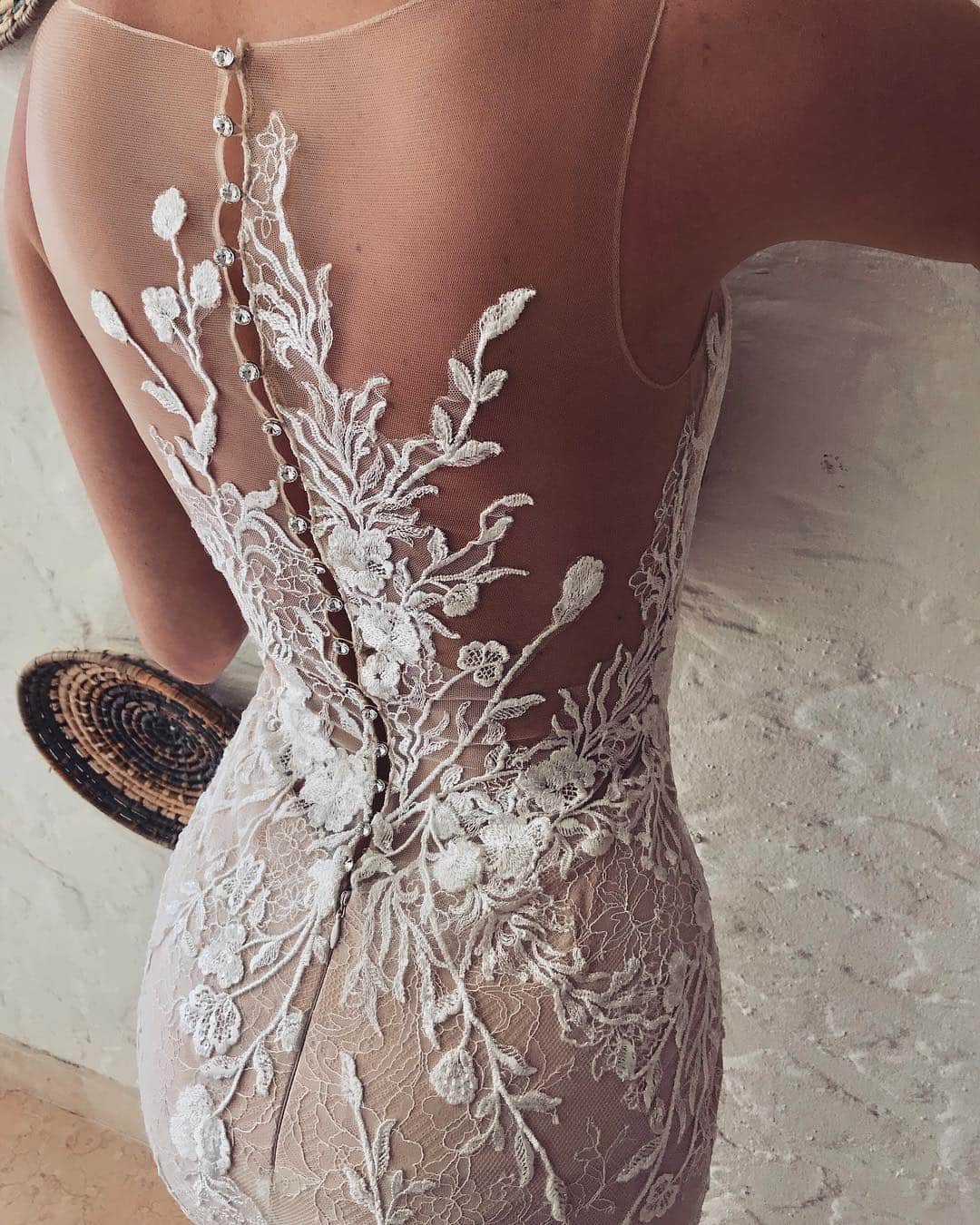 Wedding Lifeのインスタグラム：「Omg these details!😍 by @enzoani Tag your bridesmaids •  @enzoani @enzoani  @enzoani」