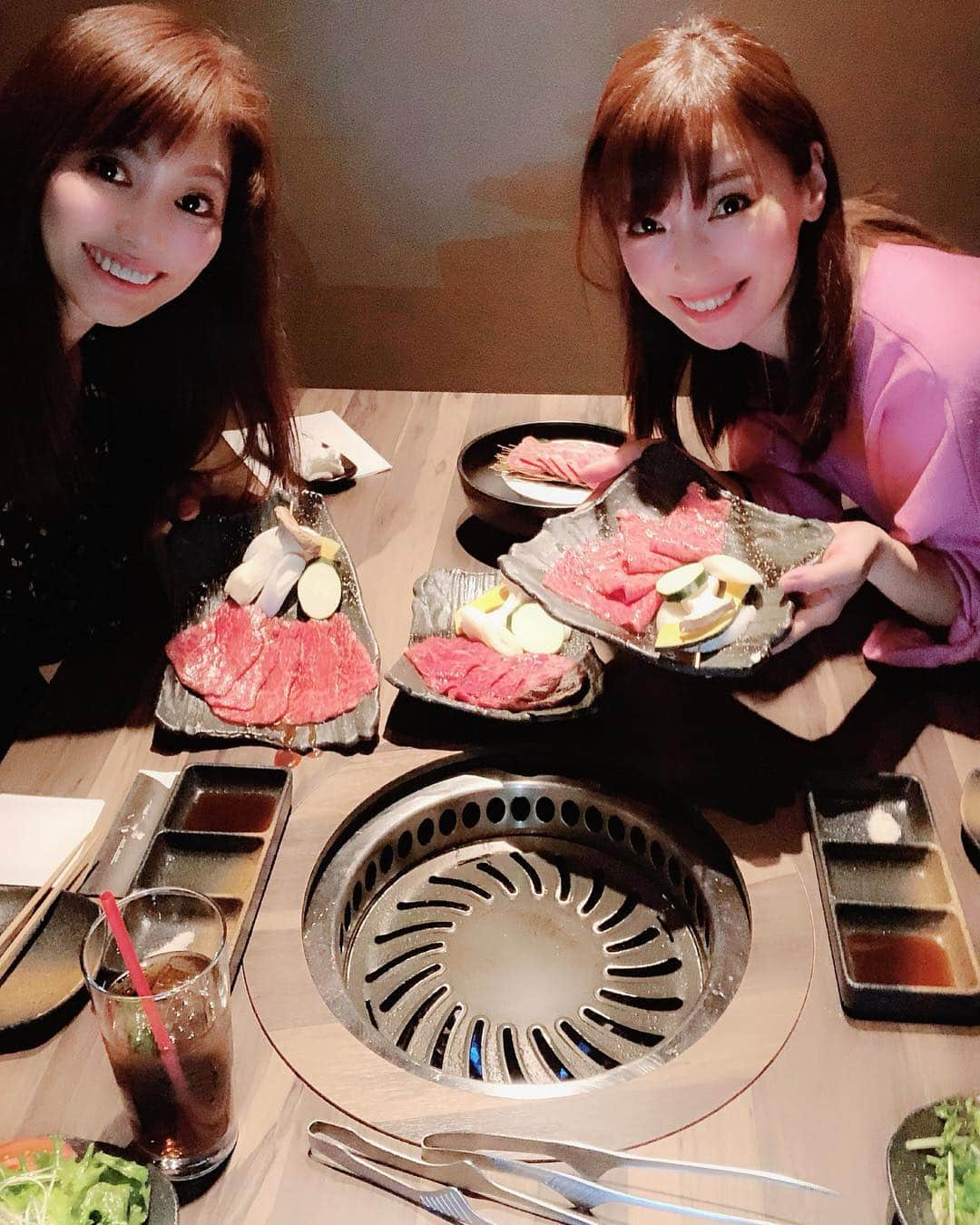 織田千穂さんのインスタグラム写真 - (織田千穂Instagram)「松戸の焼肉あがりさんに また行って来ました～( ¨̮ )💕 さすがお肉が美味しいのはもちろん💡 * 前回気になっていた 特製カレーやローストビーフ丼🐮🍖✧*｡ ユッケジャンクッパも絶品でした❤️ * GW期間でも店内激混み((°д°))!!! 個室の予約が取れたお陰で ゆきちゃんと密室で今後の楽しい計画を いっぱい立てられました(*ˊ˘ˋ*)🎶 ━━━━━━━━━━━━━━━━━━ 焼肉あがり🍖 📞【047-712-2992】 〒271-0091 千葉県松戸市本町20-1新角ビル7F ━━━━━━━━━━━━━━━━━━ ✼••┈┈┈┈┈┈┈┈┈┈┈┈┈┈┈┈••✼ #焼肉あがり #松戸焼肉 #焼肉 #肉食女子 #フォトジェ肉 #肉会 #肉活 #千葉焼肉 #グルメ部 #foodpic #l4l #foodie #松戸ディナー #dinner #女子会 #japanesestyle #晩ごはん #松戸グルメ #飯テロ #夜ごはん #ディナー #食べスタグラム #followme #instafood #japanesefood #foodstagram #フードスタグラム #肉スタグラム #foodoftheday #japanesegirl ✼••┈┈┈┈┈┈┈┈┈┈┈┈┈┈┈┈••✼」5月4日 22時17分 - chihoda