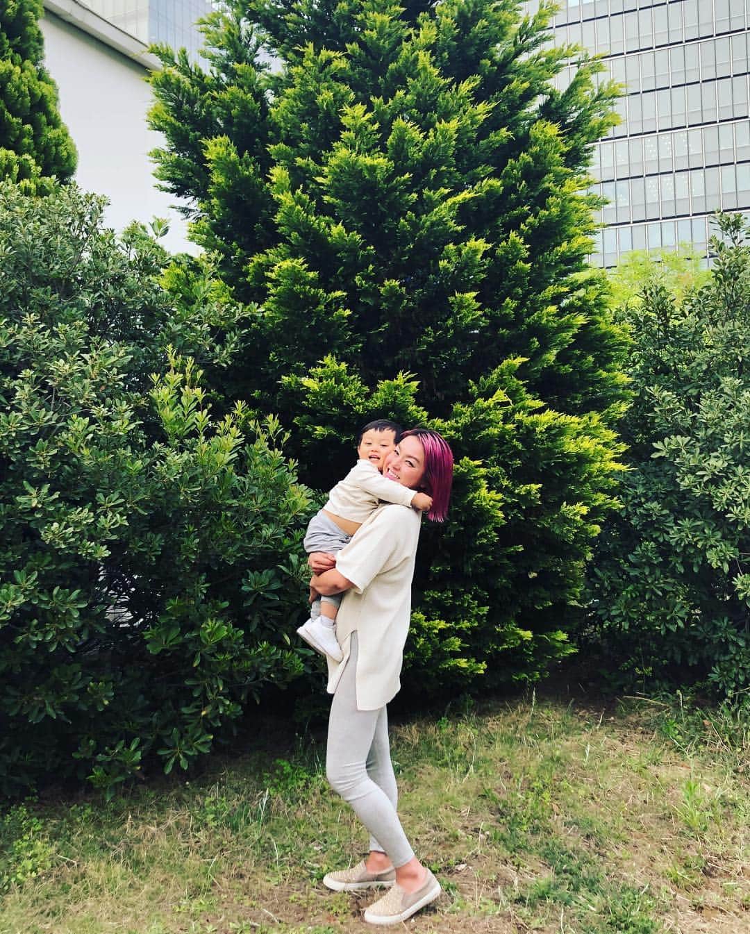 Nazukiのインスタグラム：「GWもあと2日‼️‼️‼️ 長いようであっというまー👏🏻😊 仕事半分そしてレンと遊び👍 毎日充実していてほんと楽しい✨✨✨✨ 子供と過ごす休日ってレンが成長する度にどんどん楽しくなる💕  #gw #holiday #family  #仕事も遊びも全力  #一児のママ #男の子ママ #シングルマザー #連休」