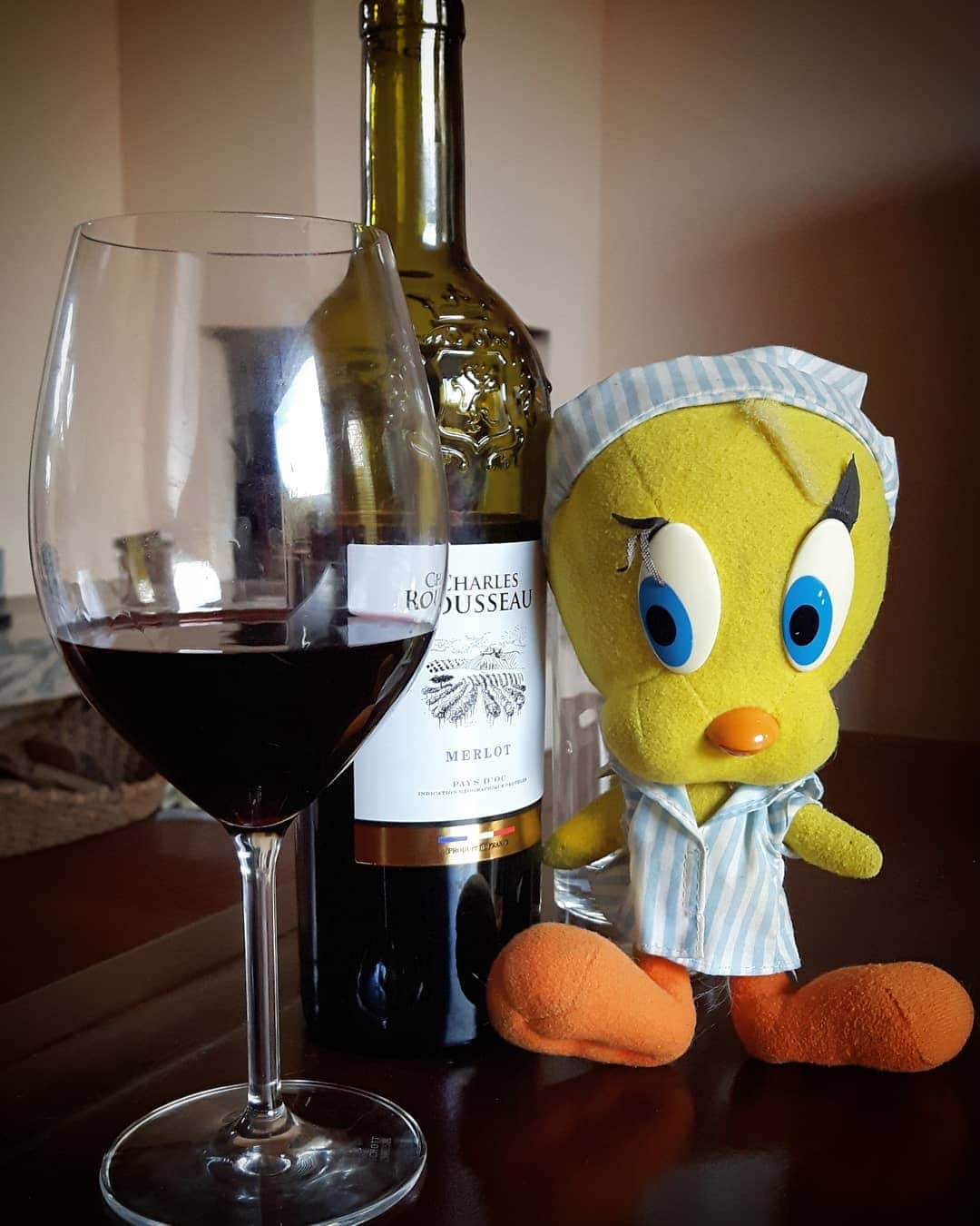 Little Yellow Birdさんのインスタグラム写真 - (Little Yellow BirdInstagram)「That shot didn't hurt at all but I could still use some wine...happy weekend everyone! #littleyellowbird #tweety #tweetykweelapis #adventures #yellow #bird #weekend #saturday #saturdaynight #wine #redwine #merlot #comforting #calmbeforethestorm #relaxing #chilling #winetasting #hartversterkertje #stuffedanimalsofinstagram #plushiesofinstagram」5月4日 22時19分 - tweetykweelapis