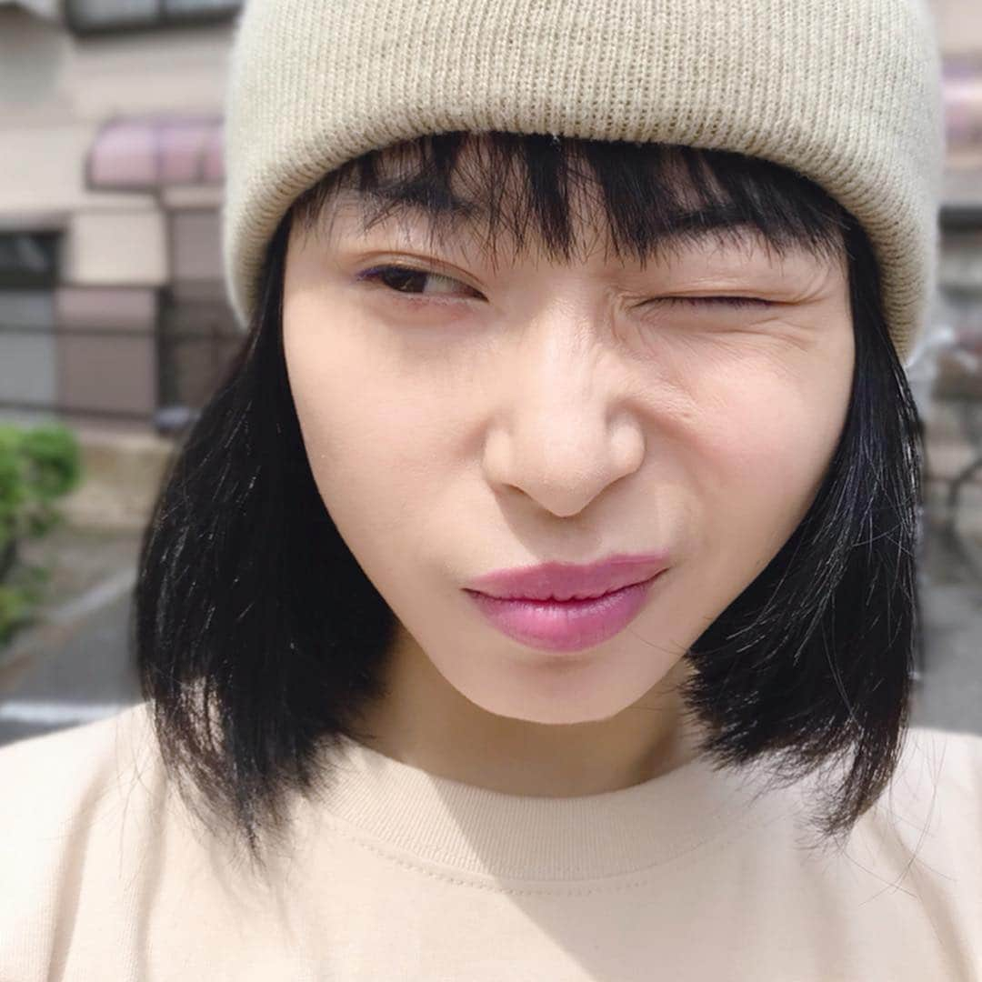 後藤早貴さんのインスタグラム写真 - (後藤早貴Instagram)「髪の毛切りました🤪🤪 @kashiwamanhair いつもありがとうございます🥳  イメチェンもしたのでリップも夏仕様にシフトチェンジしました。 口紅をつけたりすると次の日皮がめくれる事が結構あるけど、何もならなかったから、夏の予定をバッチリ詰め込んでも荒れないリップが欲しかったの🤩色味も可愛い💕スクロールしてみてね💄🔥 #shiseidoginzatokyo #shiseidomakeup #shiseido #夏メイク #me #gosaki #makeup #make」5月4日 22時34分 - gosakicchi