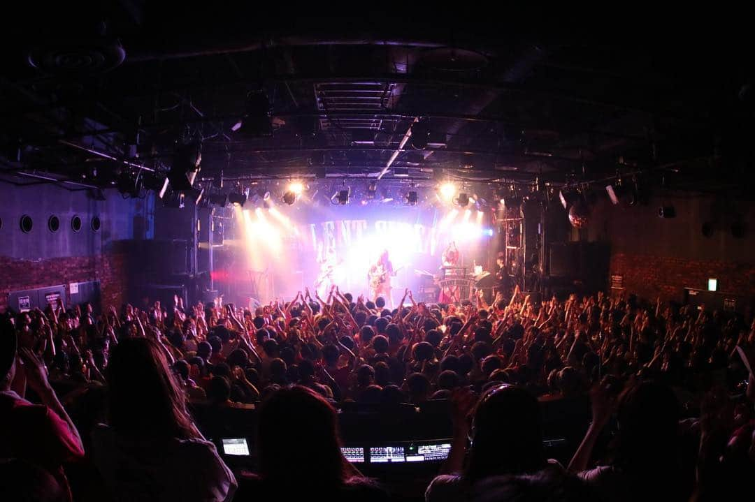 SILENT SIRENさんのインスタグラム写真 - (SILENT SIRENInstagram)「2019.5.4 CLUB QUATTRO ありがとうございました！ #SILENTSIREN #サイサイ #ゆかるん #すぅ #ひなんちゅ #あいにゃん #サイファミ #3131さん #3131さんツアー」5月4日 22時40分 - silentsiren_official