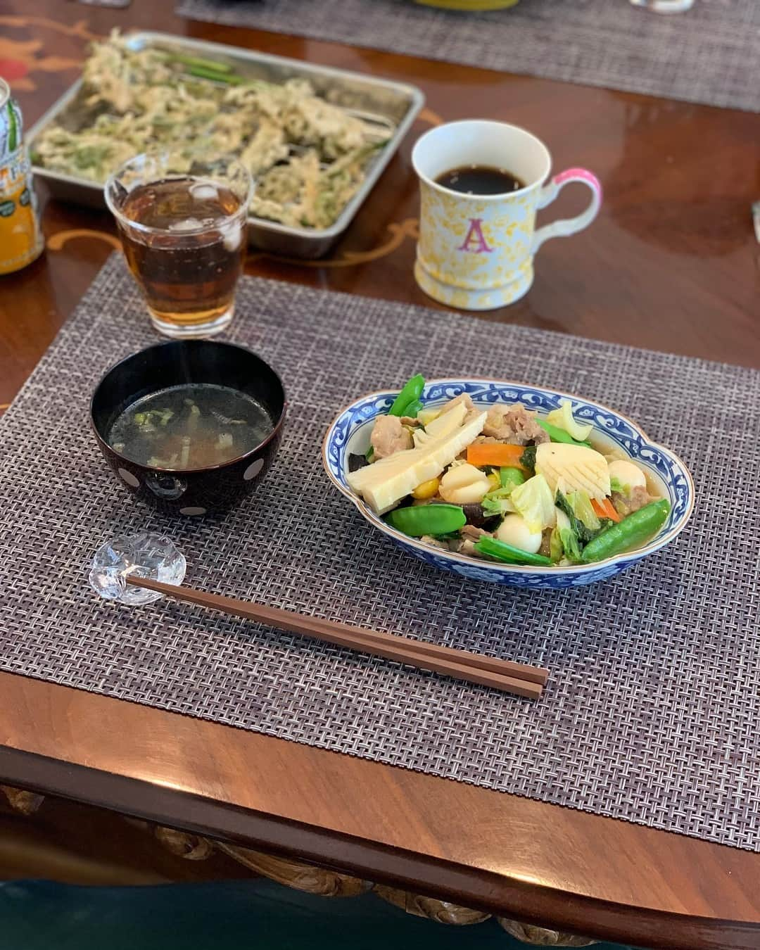 内田朝陽さんのインスタグラム写真 - (内田朝陽Instagram)「八宝飯 干しエビのスープ タラの芽の天ぷら  @asahimeshi  #朝陽メシ #朝陽飯 #うずらの卵 #ぎんなん #たらのめの天ぷら」5月4日 22時48分 - asahi_uchida