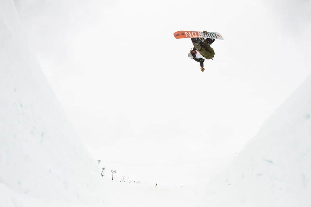 のインスタグラム：「Total whiteout with @maxzebe 📷: @theo.acworth #RidingIsTheReason」
