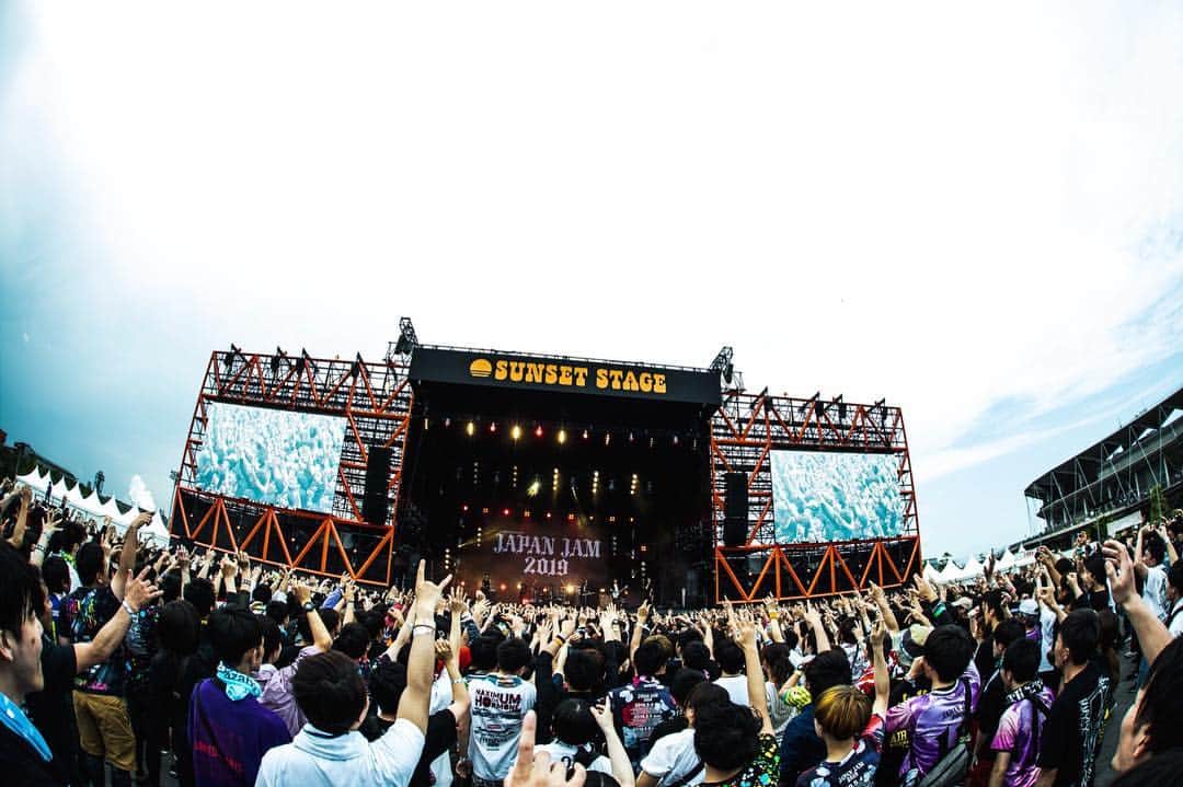 Katsuma さんのインスタグラム写真 - (Katsuma Instagram)「JAPANJAM2019🔥  めちゃくちゃ最高過ぎて力入ったわー！！！ フェスシーズン始まった！！ 嬉しい⭐︎ photos by @nekoze_photo」5月4日 22時59分 - katsuma_drums