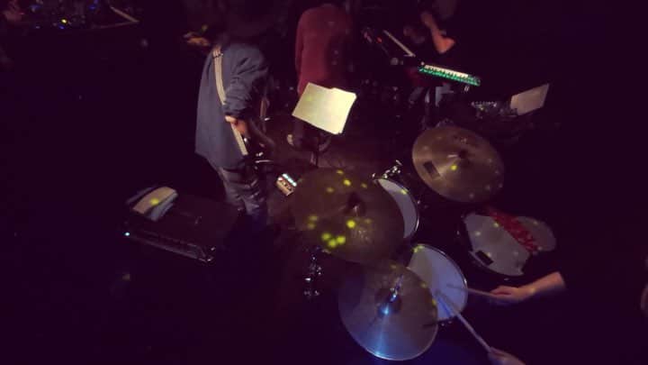 吉澤響のインスタグラム：「2019/04/16 渋谷theROOM 『Like Suger』/ Chaka Khan . この楽曲のセッションはめちゃくちゃ楽しかった！！ またやりてー . #drums #drummer #gretsch #live #session #セカイイチ #gretschdrums  #utwnite」