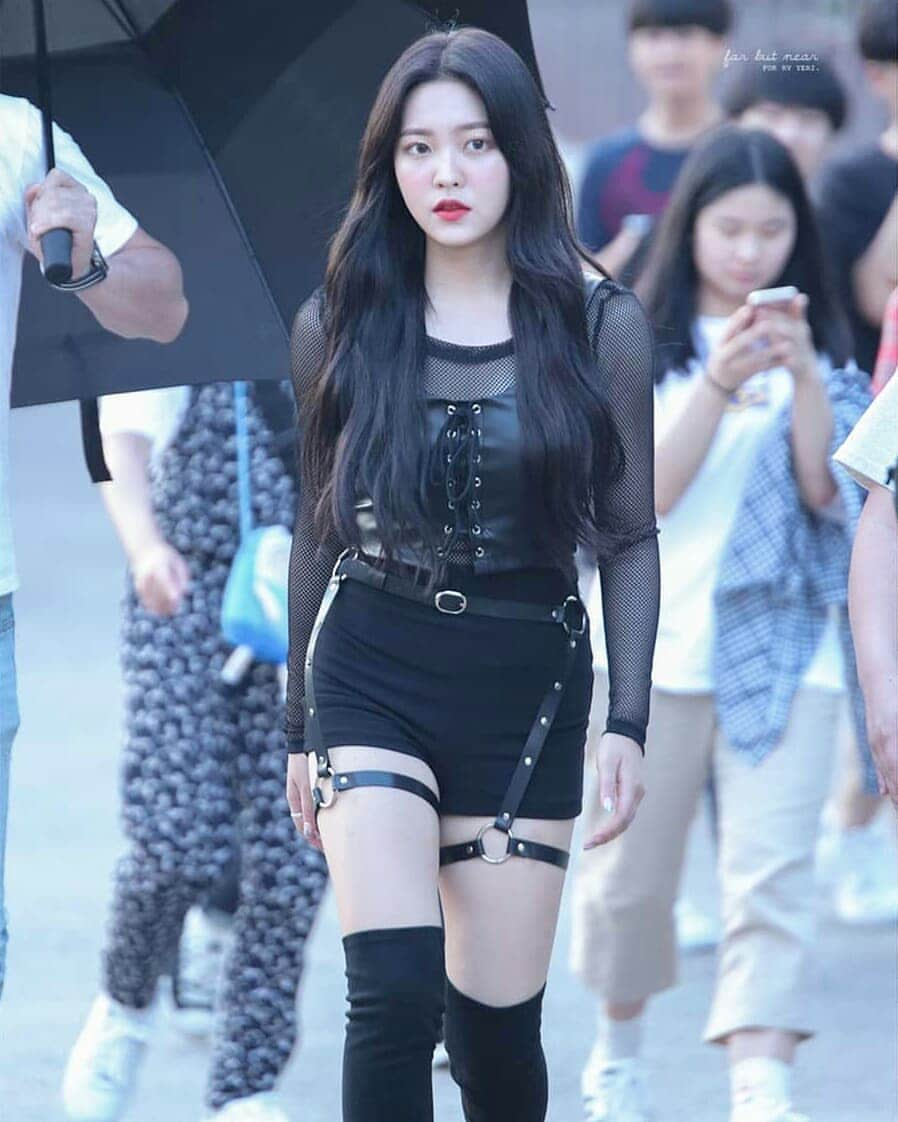 イェリさんのインスタグラム写真 - (イェリInstagram)「Rate this look from 1 to 10😍🔥 #REDVELVET #YERI #레드벨벳 #예리」5月4日 23時23分 - redvelvet_yeri