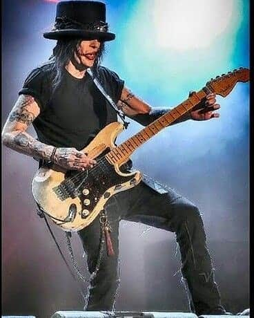 スラッシュさんのインスタグラム写真 - (スラッシュInstagram)「Happy Birthday #MickMars ! iiii]; )'」5月4日 23時25分 - slash