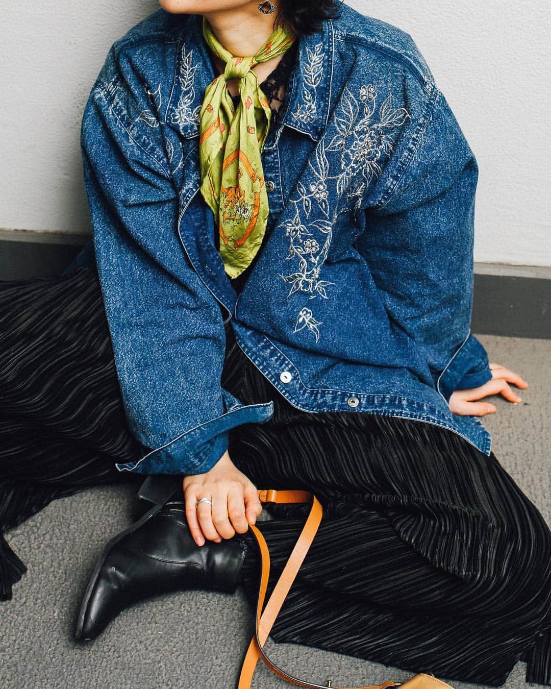 Fashionsnap.comさんのインスタグラム写真 - (Fashionsnap.comInstagram)「【#スナップ_fs】 Name 神谷 紗綾  Jacket #vintage Pants #DHOLIC Bag #TORYBURCH Shoes #ORientalTRaffic Watch #Longines  #fashionsnap #fashionsnap_women」5月5日 10時15分 - fashionsnapcom