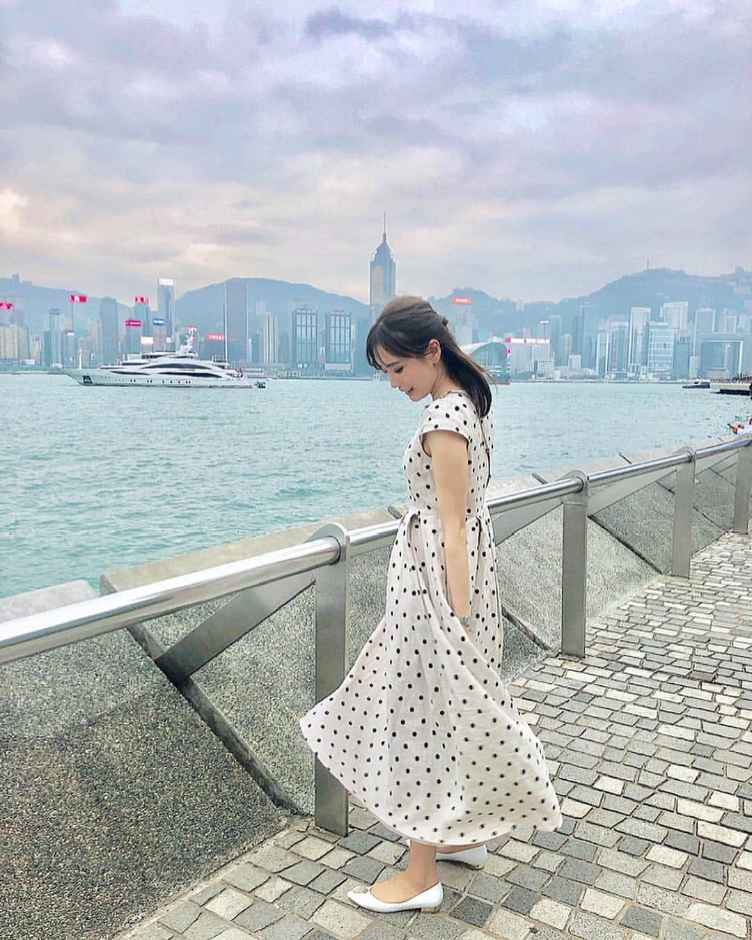 Aoiさんのインスタグラム写真 - (AoiInstagram)「ビクトリア・ハーバーの美しい景色を見ながらお散歩🚶‍♀️ ご質問頂いたワンピースは#birthdaybash です🌸 可愛すぎて旅行の時は必ず2着ほど持っていく♡ ちなみに翌日もbashでした。笑  #香港 #hongkong」5月5日 9時04分 - aoioa