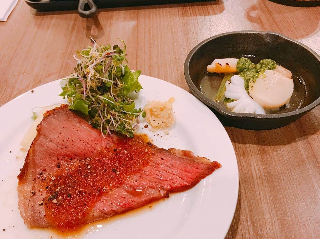 haruさんのインスタグラム写真 - (haruInstagram)「2019 05 05 日曜日  GWも最終 * のんびり過ごしてた息子も 休み中19歳の誕生日 * 都内に散策しながらランチとリクエスト だったけど… 高速事故渋滞😫で 急遽 新横浜へ * キャンセルが出たとの事で #princehotel #ケッヘル さんで #ビュッフェランチ  先月の私の誕生日もケッヘルさんで ランチだったから 息子を誘導☺️ ローストビーフ🌟何度お代わりしたか！😆 オレンジ🍊シャーベット🧡もお代わり😆 *･゜ﾟ･*:.｡..｡.:*･'(*ﾟ▽ﾟ*)'･*:.｡. .｡.:*･゜ﾟ･* お誕生日おめでとう♪ 楽しい人生になるよう今がんばろう！ 応援してるよ * * #令和の誕生日#誕生日🎂 #新横浜#プリンスホテル #ビュフェ#スイーツ#スイーツビュッフェ #和洋中 #ランチ#食べる事に必死#感謝#野菜たっぷり#大混雑#大人ランチ#デザート#別腹#贅沢ビュフェ#ライブキッチン#五感で愉しむ #ローストビーフ #buffet#buffetdining #shinyokohama #kochel #sweets #lunch#japan」5月5日 9時17分 - shoco132102