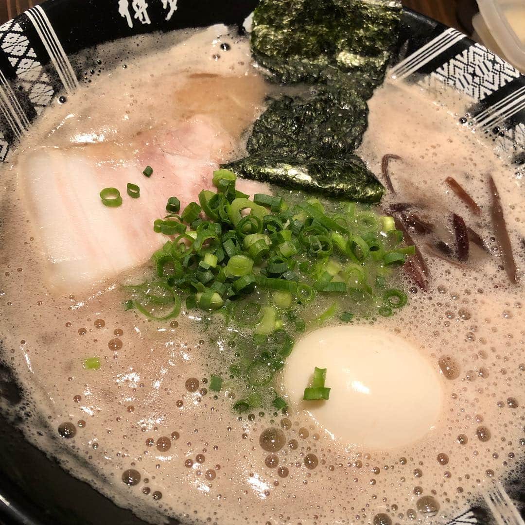 中谷一馬のインスタグラム：「#一双 #豚骨カプチーノ #生にんにく が #最高 でした。 #立憲民主党 #衆議院議員 #中谷一馬 #訪れたラーメン店1000軒以上」