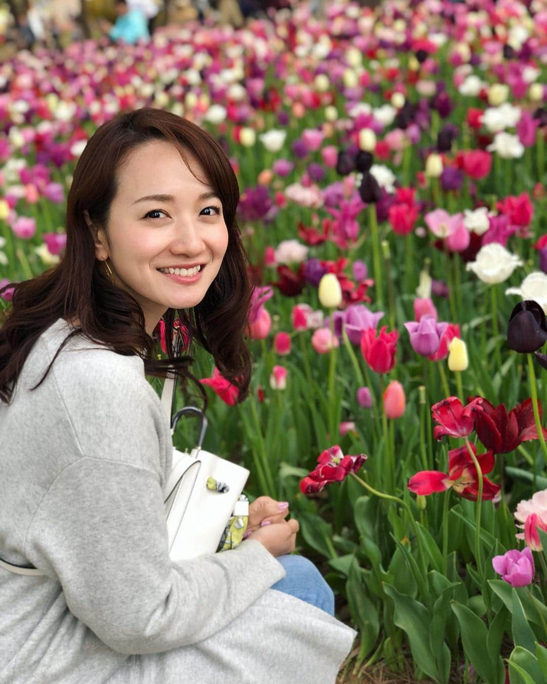 松原江里佳さんのインスタグラム写真 - (松原江里佳Instagram)「🌷 誕生日おめでとうメッセージを下さった皆様、ありがとうございます😊 20代は本当に色んなことを学びました。 学生生活、札幌時代、東京暮らし どれも本当に宝物です。 出会った人、仕事、出来事、全てに感謝。 これからもよろしくおねがいします。 🌷 FMヨコハマ「COLORFUL KAWASAKI」  30代、初のオンエアです。 今日の18時15分から♪ ❤️ お父さん、お母さん ありがとう。 #誕生日 #birthday  #チューリップ #花  #flower  #ひたち海浜公園  #ひたちなか海浜公園  #スターダスト #フリーアナウンサー #でこ  #beauty  #dj #ラジオ #川崎 #横浜 #fmヨコハマ #colorfulkawasaki #キャッチコピー #広告 #pr」5月5日 10時03分 - erika_matsubara