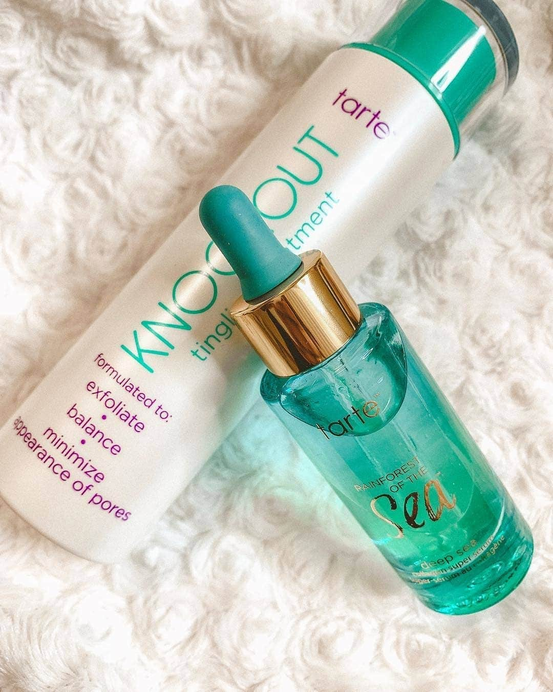 Tarte Cosmeticsさんのインスタグラム写真 - (Tarte CosmeticsInstagram)「The duo to whip your skin into shape 💪: ✨knockout tingling treatment: formulated with a 10% acid complex to minimize pores, clear & hydrate skin while controlling excess oil ✨Rainforest of the Sea™ deep sea collagen super serum: infused with vegan marine plant collagen, marine plant extracts & argan oil for plumper, brighter & bouncier-looking skin @sephora #crueltyfree #rethinknatural #skinchamp #tarteskin #veganskincare #rainforestofthesea #seathechange #marinepowered #repost from @fleekvanity」5月5日 10時09分 - tartecosmetics