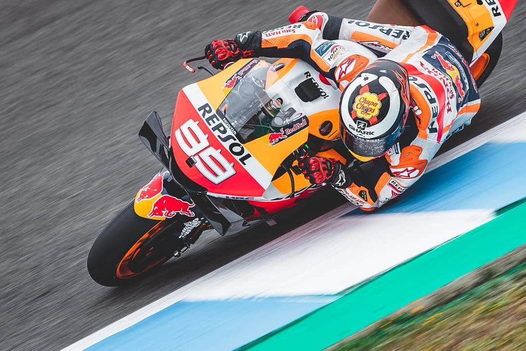 レプソル・ホンダのインスタグラム：「#JL99😈 🅿️1️⃣1️⃣ 🇪🇸 ⠀⠀⠀⠀⠀⠀⠀⠀⠀ “The session was going quite well, I pushed quite a lot in the first run and then in the second run I tried to be more aggressive in braking. Unfortunately I closed the front and then crashed, luckily I am not hurt. Starting in the fourth row isn’t ideal but it is where we will start. The launch from the line will be important to keep our position, as everyone is very fast. Here we are closer than ever to the front.” ⠀⠀⠀⠀⠀⠀⠀⠀⠀ #SpanishGP #25RepsolHonda #Repsol #MotoGP #Honda #Racing #RepsolHonda #HRC #RC213V #JL99 #JorgeLorenzo #JL99😈 #ThePowerOfDreams #Motorcycle #Spain #Practice #Saturday #Qualifying」