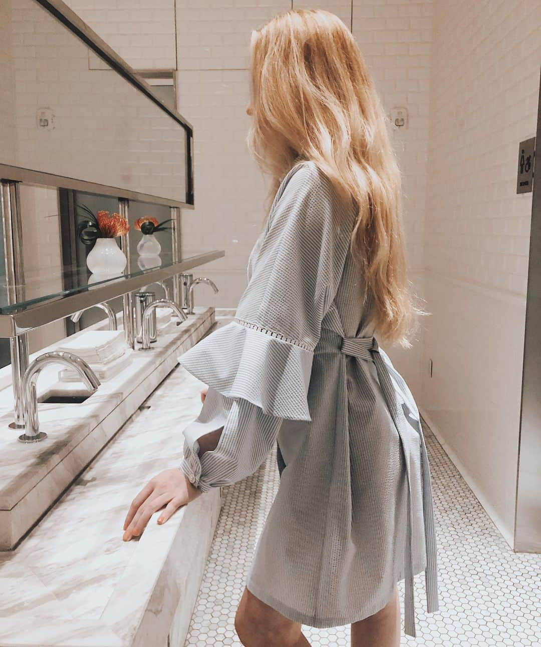 LIECOLLECTIONさんのインスタグラム写真 - (LIECOLLECTIONInstagram)「Mirror Check: The Lace Inset Shirt Dress is perfect for any weekend outing! Pair with sandals or pumps for a dressed up, or dressed down look.  #liecollection #newcollection #weekendlook #LIElook #stripes #lace #shirtdress #ootd #fashioninspo #looks #saturdaylook #buttons #collection #LIE #whattodo #edits #lifeisexpression #lielook #striped #outfitdujour #minidress #style #spring #라이컬렉션」5月5日 1時37分 - liecollection_