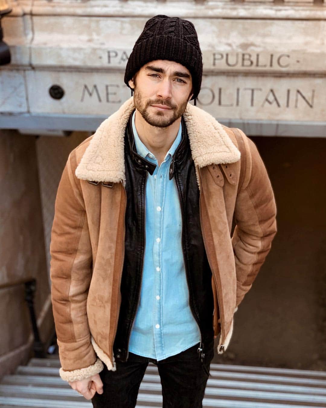 NICOLAS SIMOESのインスタグラム：「Back to warm jackets for one day 📸💨」