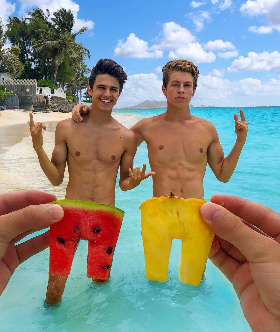 Brent Riveraさんのインスタグラム写真 - (Brent RiveraInstagram)「Watermelon shorts or pineapple shorts🍉🍍 which one!?😂」5月5日 1時52分 - brentrivera