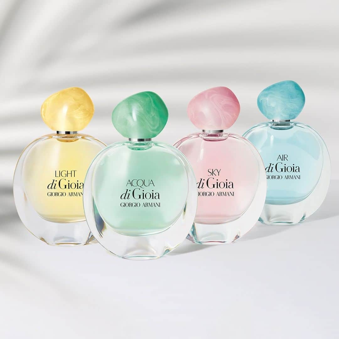 Armani Beautyさんのインスタグラム写真 - (Armani BeautyInstagram)「As inviting as the ocean, dive into summer with the ACQUA DI GIOIA fragrance collection.  #ArmaniBeauty #AcquaDiGioia」5月5日 1時59分 - armanibeauty