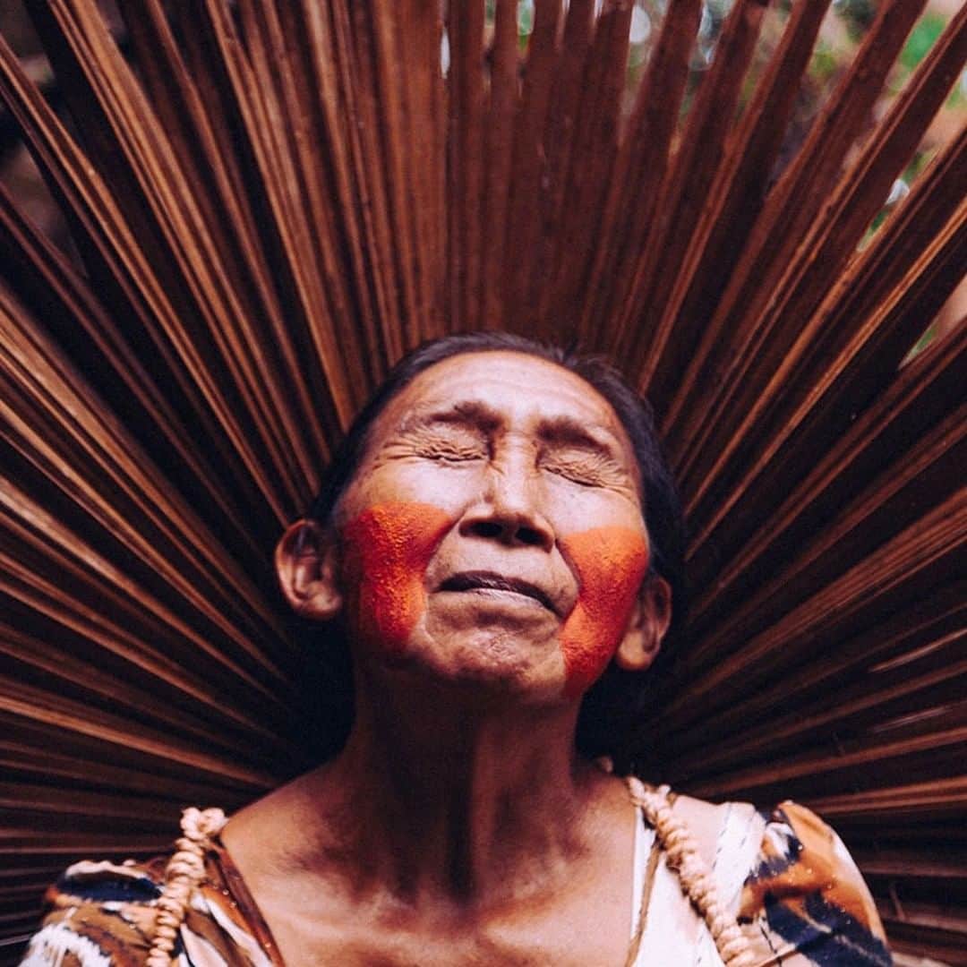 VICEさんのインスタグラム写真 - (VICEInstagram)「Liliana Merizalde's (@docteurmiller) photo series 'Inner Disruptions' uses prosthetics to communicate the life experiences of Indigenous Colombians. 📷 🇨🇴 See more photos that celebrate the strength and endurance of Indigenous women at the link in bio, via @broadly. 📸: @docteurmiller」5月5日 2時00分 - vice