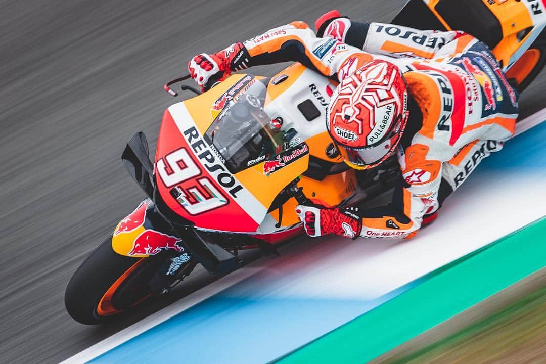 レプソル・ホンダのインスタグラム：「#MM93 🐜 🅿️3️⃣ 🇪🇸 ⠀⠀⠀⠀⠀⠀⠀⠀⠀ “I’m very happy for the front row, normally here we struggle a bit more to put one fast lap together. The most important part is that we have prepared well for the race and tomorrow we can understand our level compared to everyone else’s. We have to wait a little bit to see what the temperature does tomorrow. Congratulations to Fabio Quartararo who took the record of youngest pole setter from me, he did a really good job today. Tomorrow it will be a good race with a mix of names at the front.” ⠀⠀⠀⠀⠀⠀⠀⠀⠀ #SpanishGP #25RepsolHonda #Repsol #MotoGP #Honda #Racing #RepsolHonda #HRC #RC213V #MM93 #MarcMarquez #MM93🐜 #ThePowerOfDreams #Motorcycle #Spain #Qualifying #Saturday」