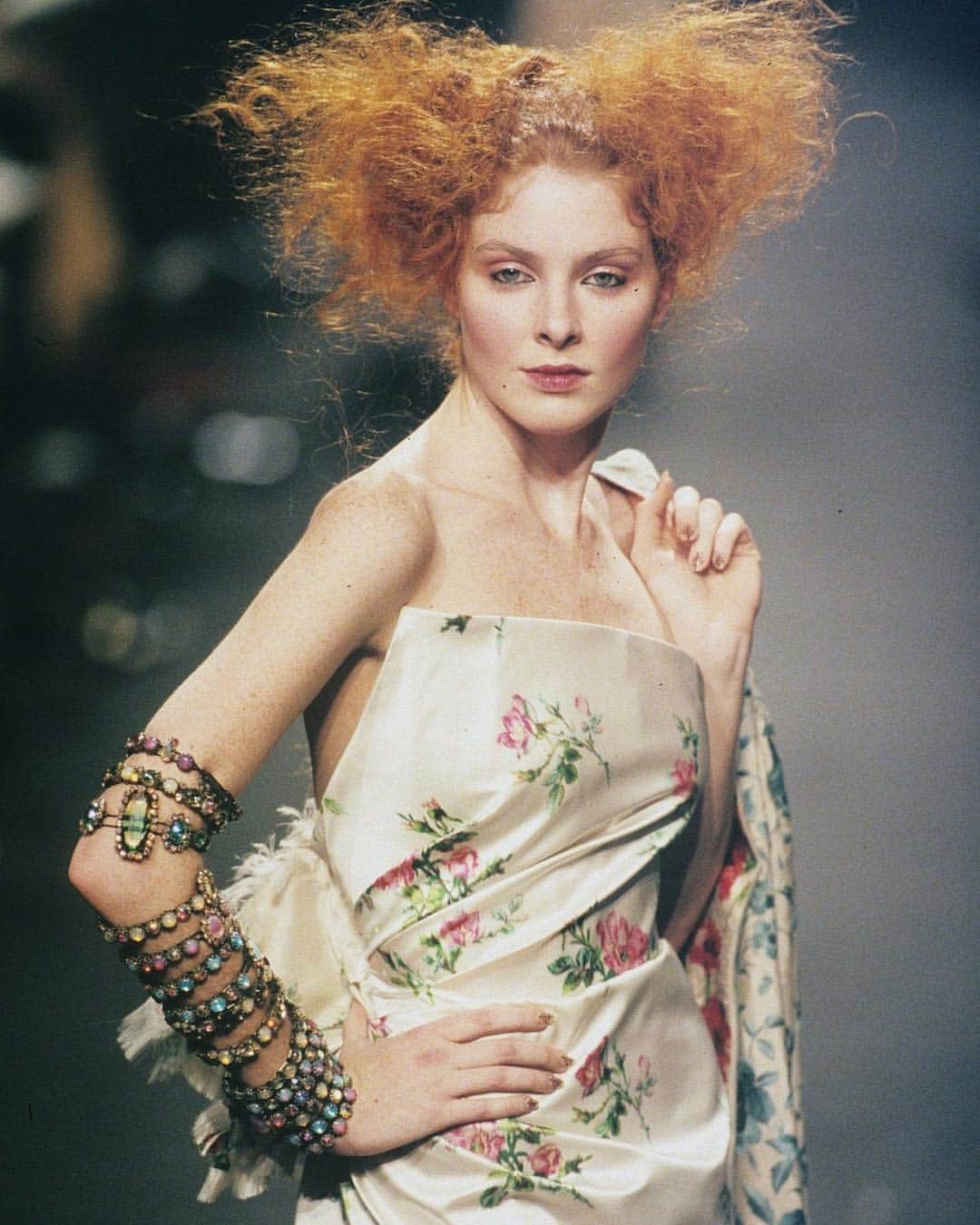 Vogue Beautyさんのインスタグラム写真 - (Vogue BeautyInstagram)「Channeling Marie Antoinette for his Spring 1998 Couture collection, @jpgaultierofficial's runway was filled with excess and exuberance, which is why it will be featured in the upcoming @MetCostumeInstitute, "Camp: Notes on Fashion." See the full digitalized collection at the link in our bio.」5月5日 2時30分 - voguebeauty