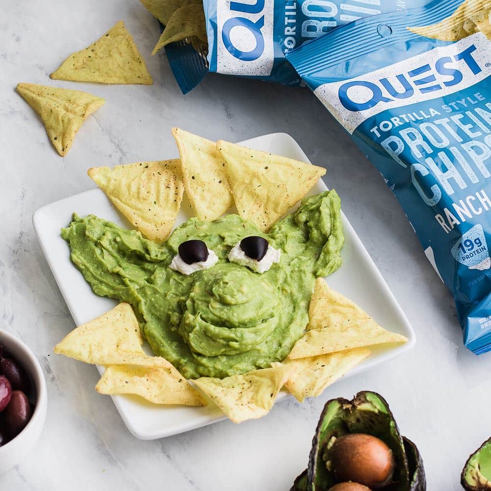 questnutritionさんのインスタグラム写真 - (questnutritionInstagram)「🙌🥑 Yoda Guacamole! 🥑🙌 Mash some avocados, you will! 👉 FULL RECIPE LINK IN BIO 👈 • Per serving: 9g protein, 13g carb, 20g fat (4g net carbs) #OnaQuest #Questify #MayThe4thBeWithYou #StarWarsDay」5月5日 2時36分 - questnutrition