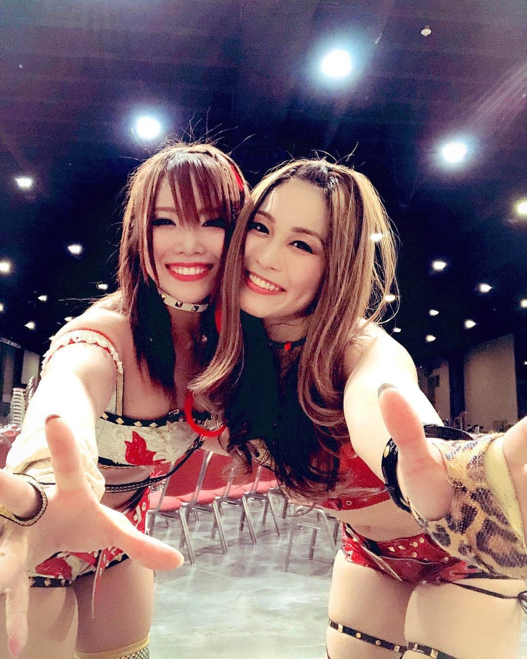 カイリ・セインさんのインスタグラム写真 - (カイリ・セインInstagram)「Even when we're apart, my heart will be with you, @shirai_io ☺️💕⚓️ Thank you so much, #NXTWestPalm !! And Thank you so much, @wwenxt .  I won’t forget to be grateful, and I’m going to challenge myself to do something new each day.」5月5日 2時51分 - official_kairi