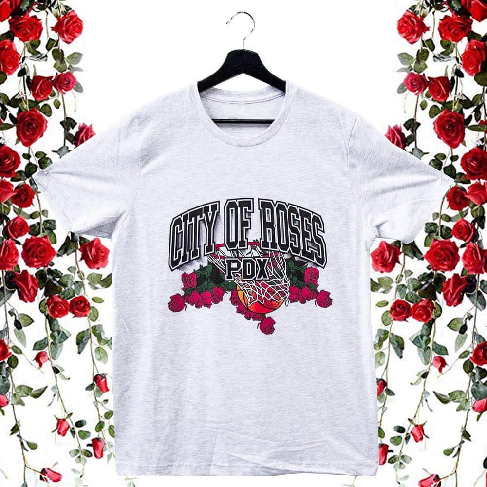 Portlandさんのインスタグラム写真 - (PortlandInstagram)「We’ve got the hottest team in basketball right now! Order this new “City of Roses” tee from @portlandgear now before they’re gone. Click the bio link or go to portlandgear.com. See ya Sunday for game 4! 🏀🌹🙌🏼 #portland #pdx #portlandgear」5月5日 3時12分 - portland