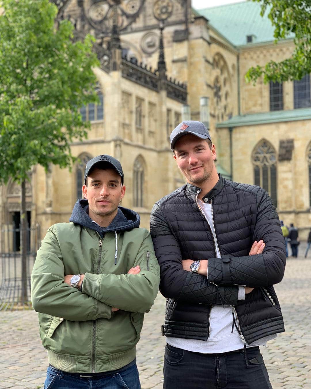 ルーベン・ブロマールトのインスタグラム：「Weekend! Where do we go tomorrow?」