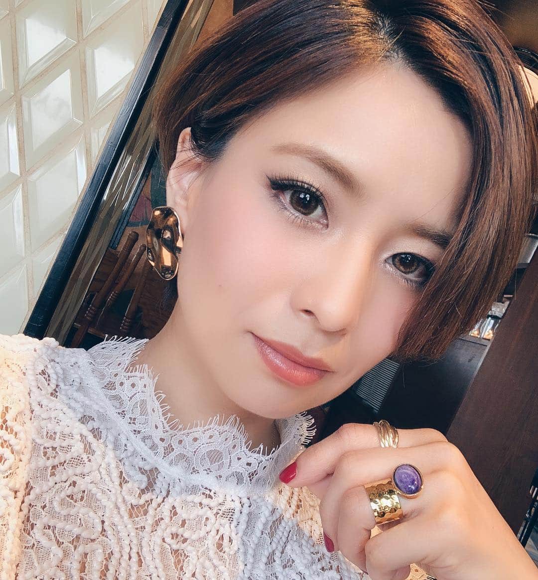 真崎ゆかのインスタグラム：「5月5日🎏 吉川ロックフェス♬ ・ リハの時もかなり暑かったので、皆さん日焼け対策を忘れずにね🌞 ・ 私は14時50分〜の予定です。 今年はバンドさんとのコラボもしちゃいます♡ ・ お楽しみに🙌 ・ ・ 写真のピアスとリングは最近お気に入りでかなりの頻度でつけてる💍 全部@stair_tokyo の✨ 明日もつけてるかも😂💨 ・ ・ ・ #吉川ロックフェス #埼玉 #LIVE #ライブ #フェス #なまずの里 #吉川 #私が育った町 #こどもの日 #お子様と一緒に遊びに来てね #お友達とも #カップルでも #お一人でも」