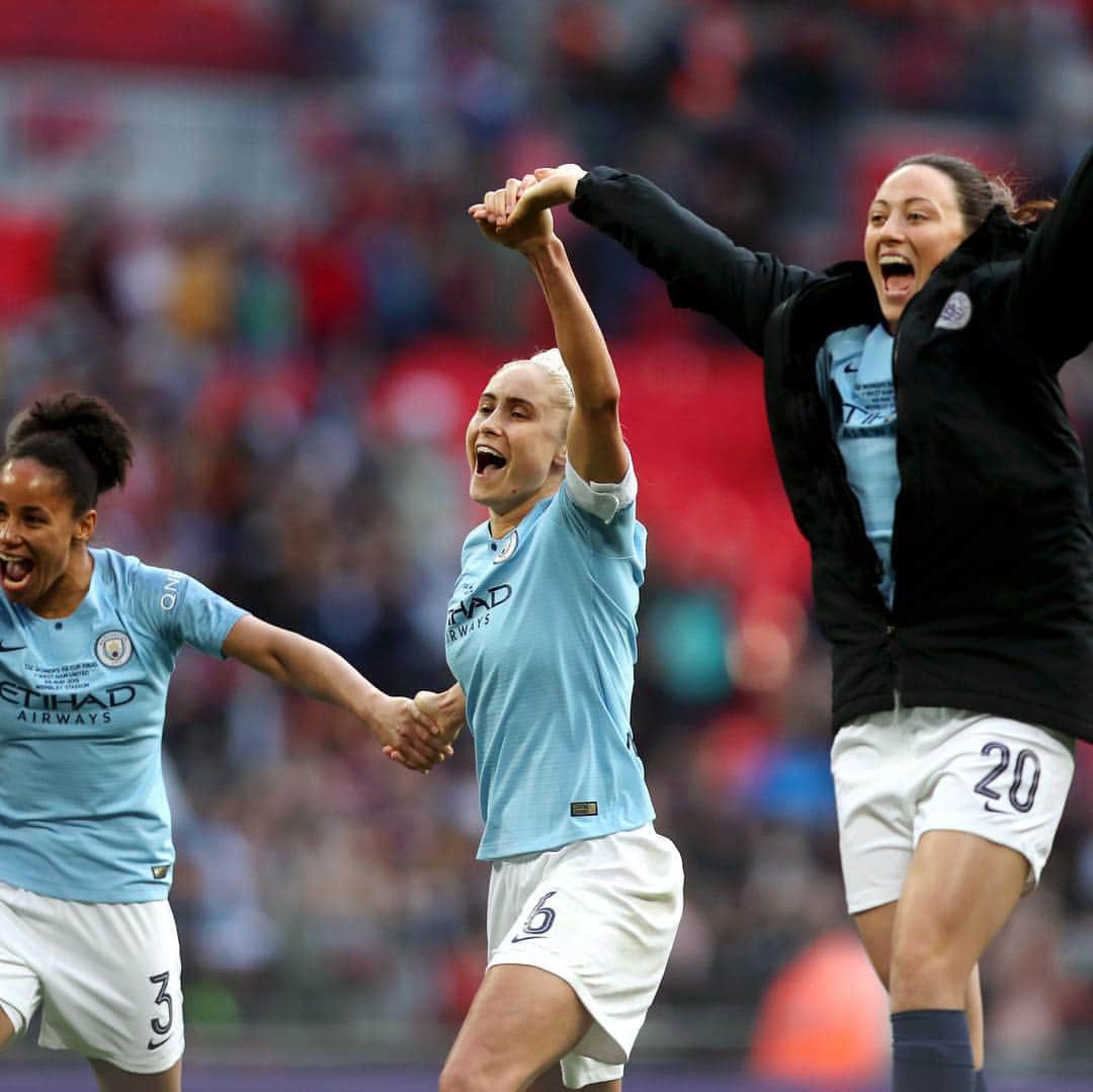 FIFAワールドカップさんのインスタグラム写真 - (FIFAワールドカップInstagram)「Manchester City were crowned @ssewomensfacup champions for the second time following success in 2017. Many players that will be starring at #FIFAWWC in France played in the match that saw Man City beat West Ham 3-0 in front of a brilliant crowd of 43,264 at Wembley Stadium.  #DareToShine #England #mancity」5月5日 3時53分 - fifaworldcup