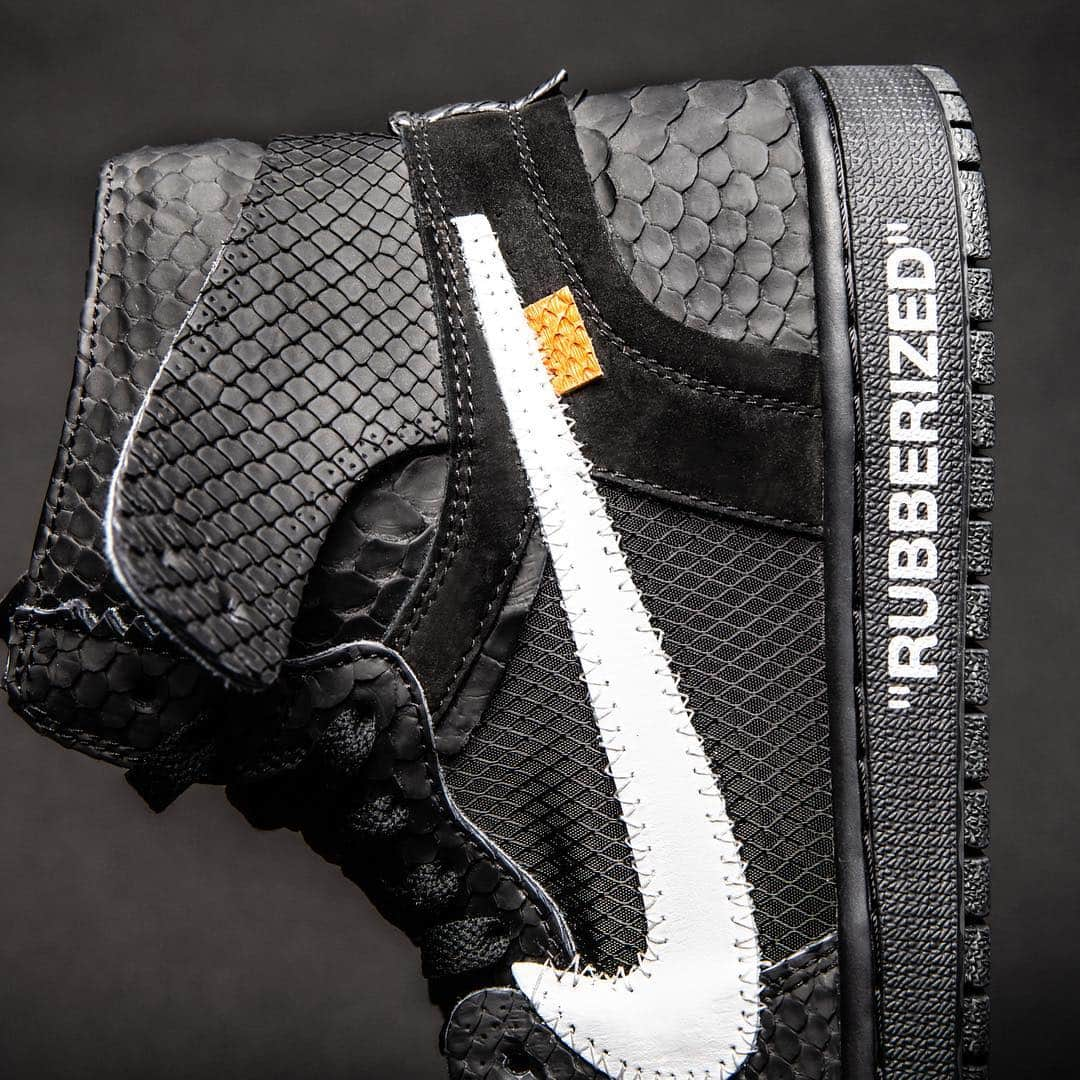 HYPEBEASTさんのインスタグラム写真 - (HYPEBEASTInstagram)「@hypebeastkicks: @theshoesurgeon’s latest custom is a "Lux" rendition of @off____white’s Air Jordan 1. The elevated rework offers up a reconstructed silhouette using rubberized python and black react ripstop material. A limited run of the shoe is available for purchase via The Shoe Surgeon’s website. Photos: The Shoe Surgeon」5月5日 4時29分 - hypebeast