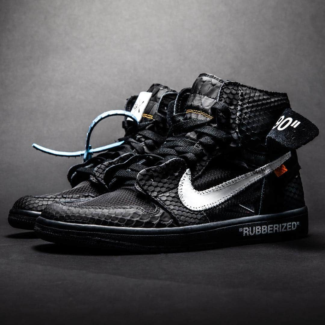 HYPEBEASTさんのインスタグラム写真 - (HYPEBEASTInstagram)「@hypebeastkicks: @theshoesurgeon’s latest custom is a "Lux" rendition of @off____white’s Air Jordan 1. The elevated rework offers up a reconstructed silhouette using rubberized python and black react ripstop material. A limited run of the shoe is available for purchase via The Shoe Surgeon’s website. Photos: The Shoe Surgeon」5月5日 4時29分 - hypebeast