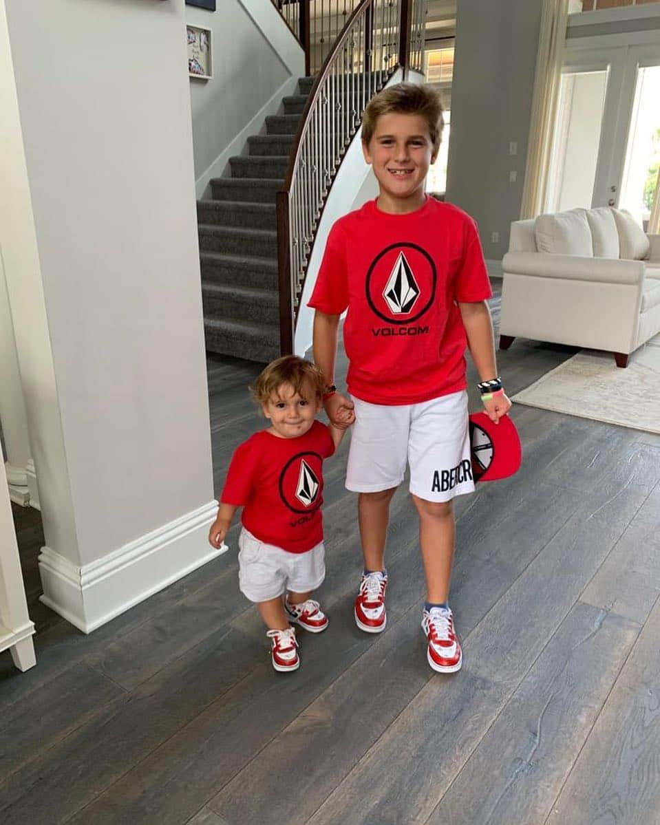 アントニオ・ノチェリーノのインスタグラム：「brothers💙」
