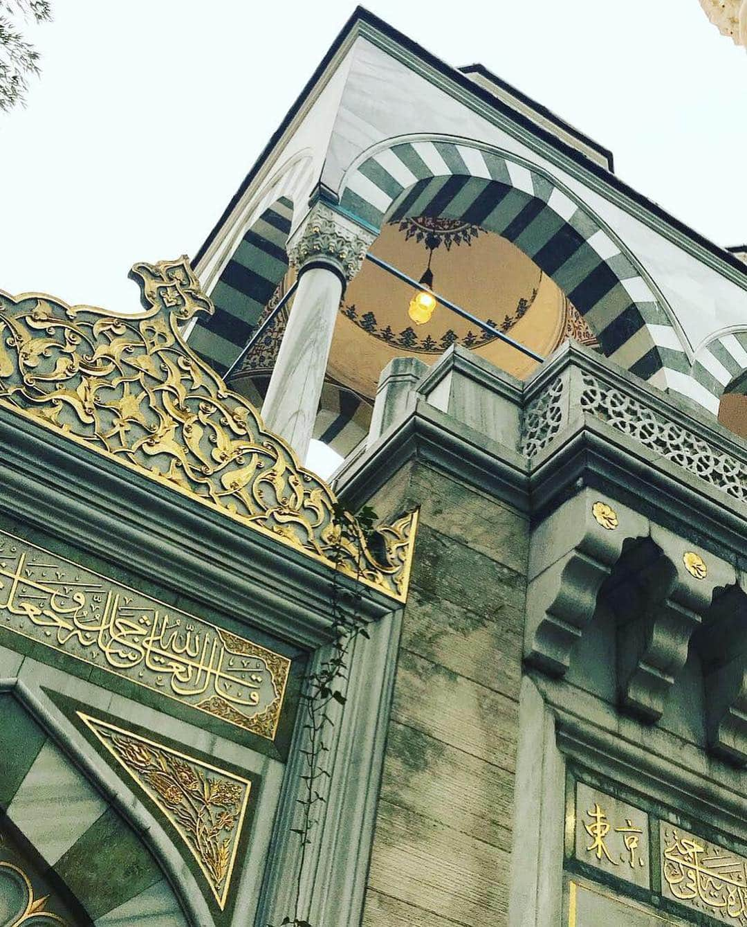 前田典子さんのインスタグラム写真 - (前田典子Instagram)「#モスク🕌  まるで#トルコ🇹🇷 #旅行気分 以前から前を通るたびに気になっていた  #東京ジャミー  に スカーフ巻き巻き🧕して 行ってきました #tokyocamii #mosque #美しい建築 #タイル」5月5日 10時28分 - maenorichang