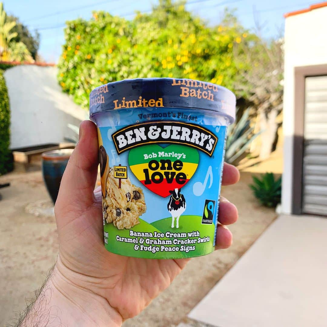 ボブ・マーリーさんのインスタグラム写真 - (ボブ・マーリーInstagram)「May marks the final month of @benandjerrys limited batch extension of the Bob Marley One Love ice cream flavor! To celebrate, we're asking fans to post a picture with your #OneLovePint here on IG (be sure to use the hashtag), and every Friday until May 31st we'll send someone a free Bob Marley t-shirt! Find one at your local retailer through the link in our bio. . _____ Proceeds from the flavor fund the #OneLoveYouthCamp, empowering the youth of Jamaica to use music, dance, and arts to help respond to challenges in their lives and break down barriers.」5月5日 5時00分 - bobmarley