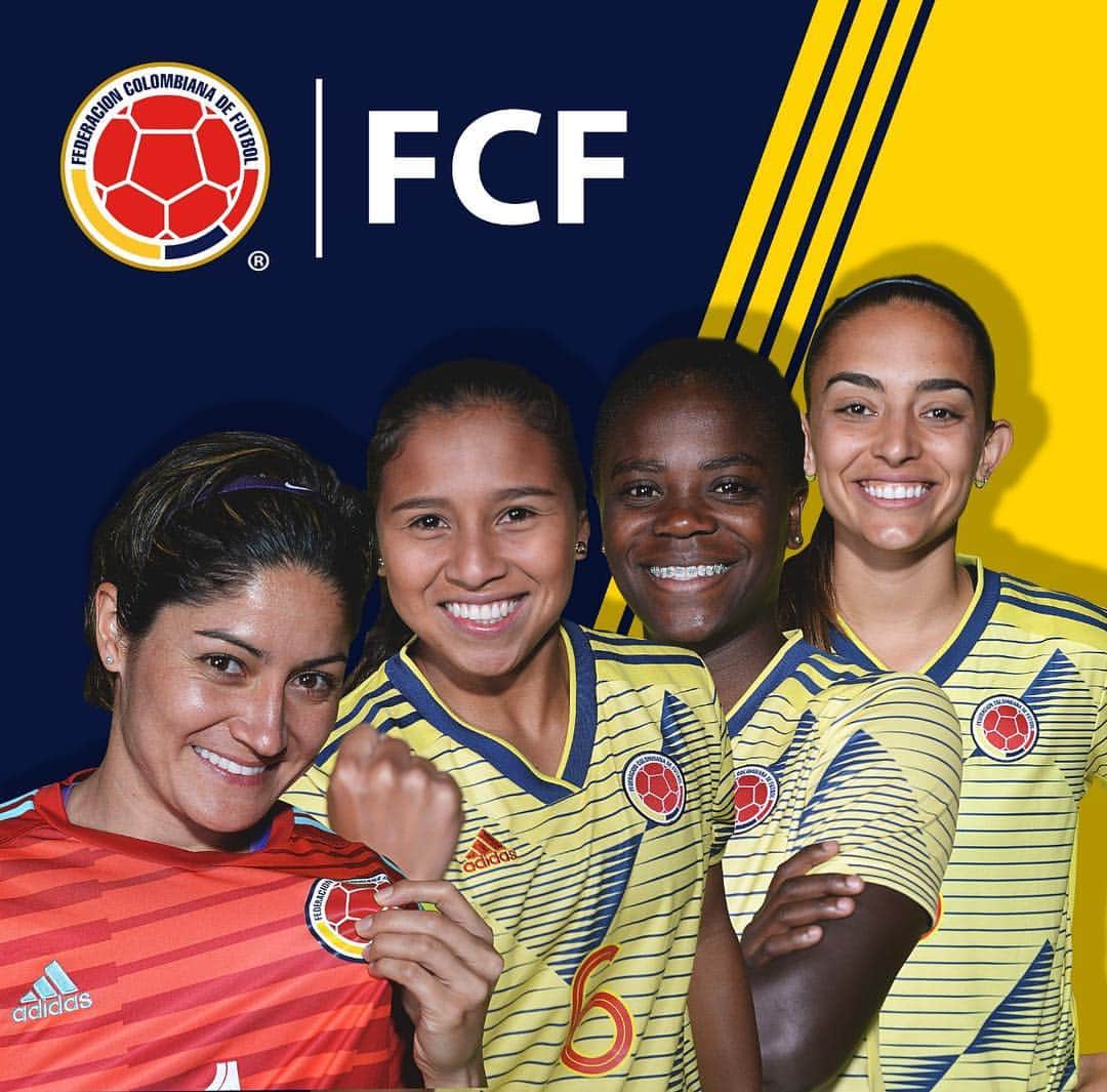 サッカー コロンビア代表チームのインスタグラム：「Una sonrisa de orgullo por vestir la camiseta tricolor 😬🇨🇴」