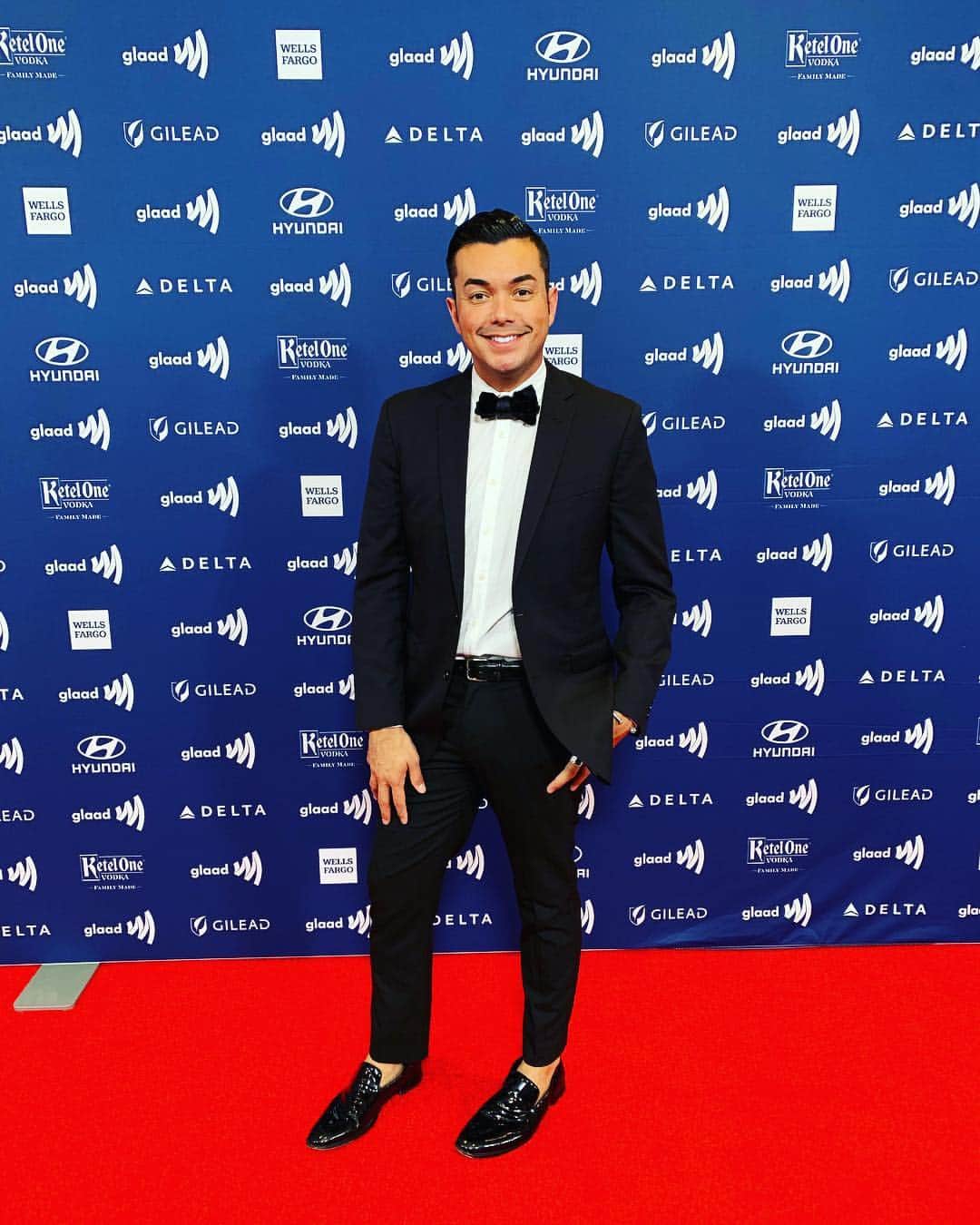 アンソニー・ラモスのインスタグラム：「Here we go #GLAADawards NYC ! The big 30th Anniversary」