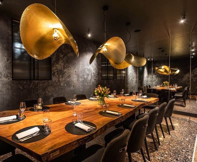 Gervasoni Korea_officialさんのインスタグラム写真 - (Gervasoni Korea_officialInstagram)「Brass, More and Gray Collections | #GervasoniTour Ristorante "VITELLO D'ORO", Udine  Project Visual Display Brand + Interior Design Company. . #repost @gervasoni1882 . . . . . 쇼룸 방문 및 제품 문의. tel. 070-4209-0827  제르바소니 논현쇼룸 서울시 강남구 논현로 133길 8 (논현동 36-9) #제르바소니코리아 #행사 #제르바소니 #gervasoni #파올라나보네 #PaolaNavone #패브릭소파 #테이블 #침대 #아웃도어 #친환경가구 #udine #우디네」5月5日 5時52分 - gervasoni_korea