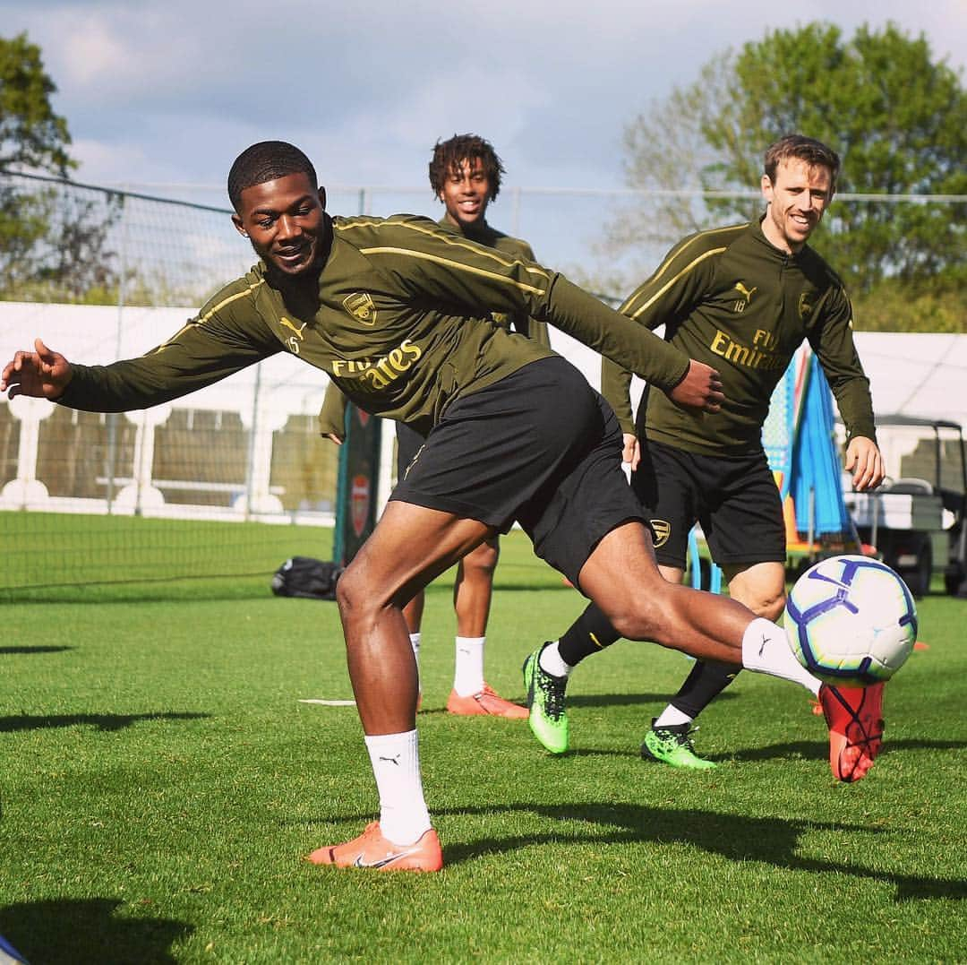 アーセナルFCさんのインスタグラム写真 - (アーセナルFCInstagram)「Ready for the final home game of the season 💪 . Swipe for #training pics . #Arsenal #premierleague #ARSBHA #AFC」5月5日 6時02分 - arsenal