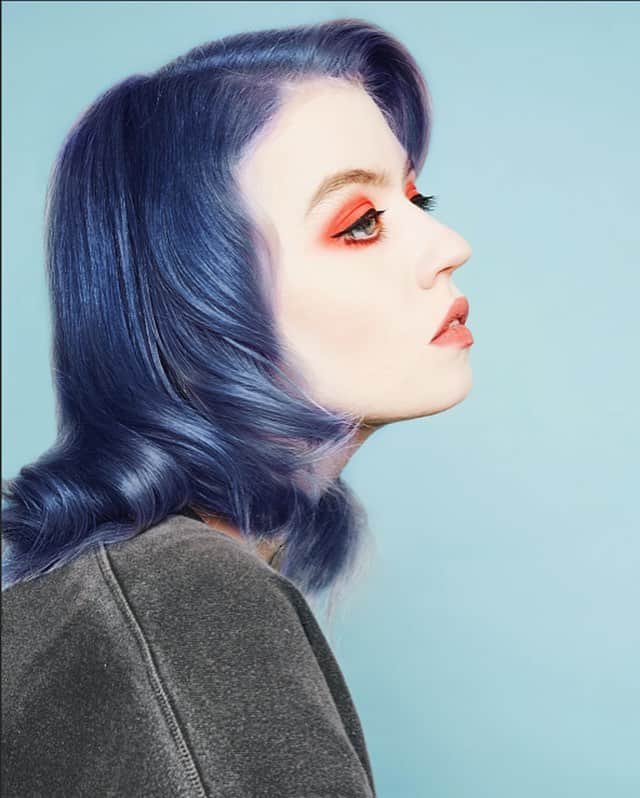 のインスタグラム：「🌌 I would just like to point out that I’m terrified of any change involving my hair. I’m afraid of haircuts lol. I can honestly say that the @got2b Blue Mercury Metallics hair dye has made me a whole lot braver when it comes to trying new colors. I have about 400 wigs, but before changing it up with @got2b over the past year, I had rarely tried anything exciting with my own hair. #MEbyME」
