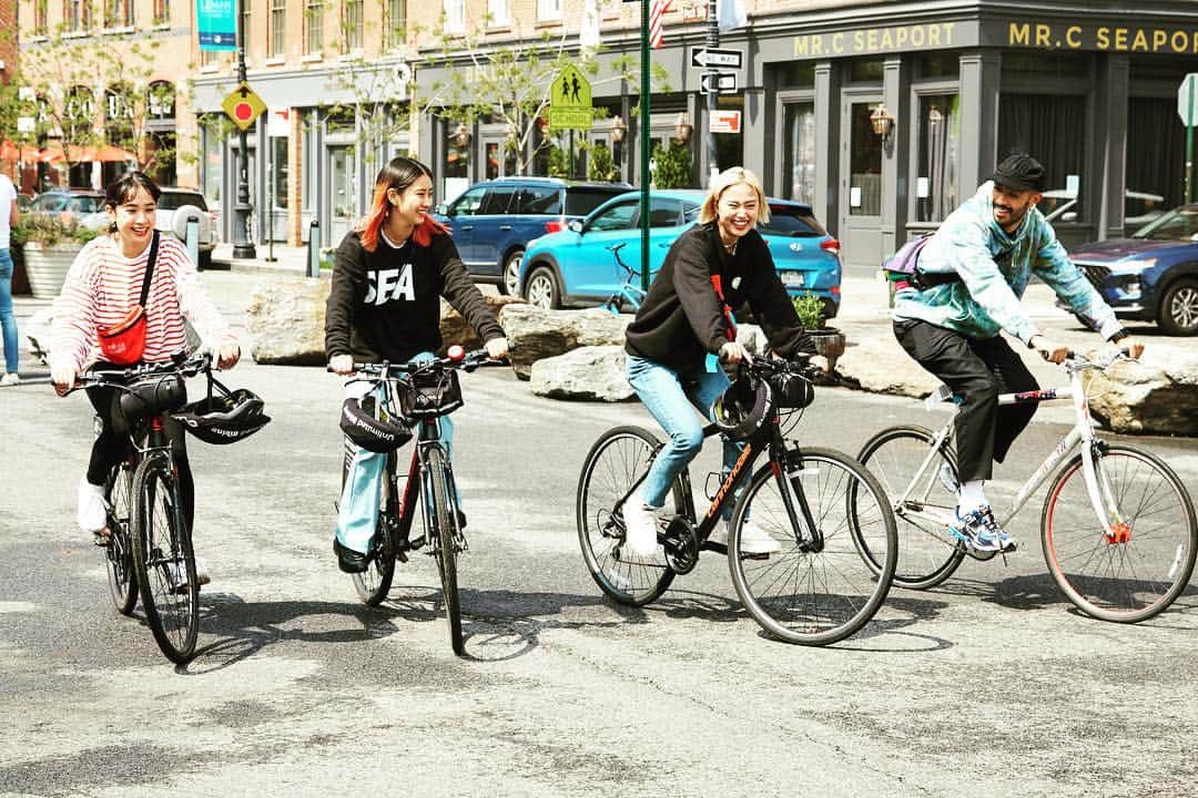 マンハッタンポーテージさんのインスタグラム写真 - (マンハッタンポーテージInstagram)「今年はこの4名が一緒に参加🚴‍♂️🚴‍♀️🇺🇸 いよいよ明日🚲 TD FIVE BORO BIKE TOUR 2019 📷 @jpbevins  #manhattanportage #bikenyc #newyorktough #ny #nyc #bicycle」5月5日 6時13分 - mp_japan