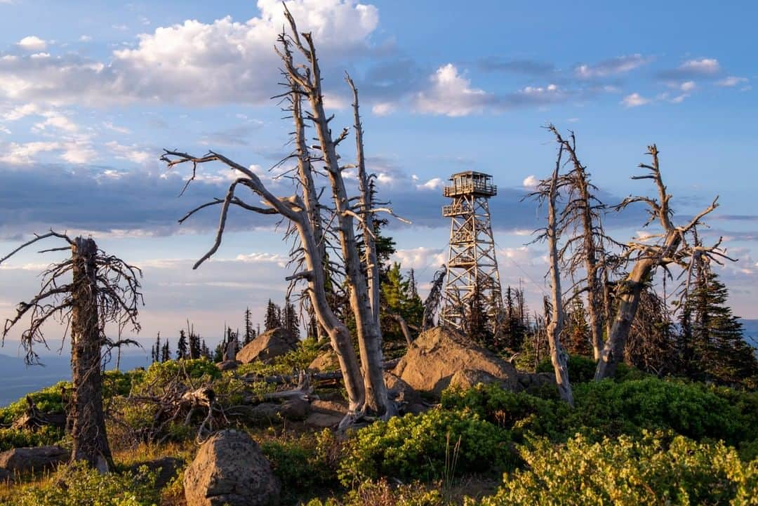 National Geographic Travelさんのインスタグラム写真 - (National Geographic TravelInstagram)「Photo by @KristaRossow | A fire lookout stands watch on the top of Black Butte Mountain. A hike up to the top of this volcanic cone affords stunning views of the Cascades in Central Oregon. Follow me @KristaRossow for more images from #Oregon and around the world.」5月5日 6時52分 - natgeotravel