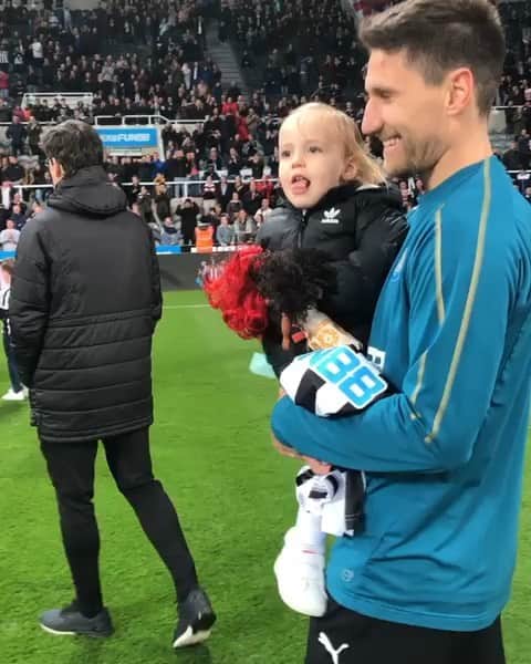 フェデリコ・フェルナンデスのインスタグラム：「#Newcastle #toonarmy #premierleague @nufc」
