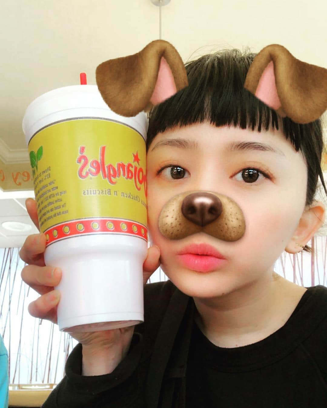 はねゆりのインスタグラム：「アメリカンサイズ🇺🇸﻿ スッピンの時はSnapchatのワンコ🐶lol﻿ ﻿ ﻿ This is American size🙄So big‼️ I will feel everything small when return to Japan🇯🇵﻿ ﻿ ﻿ #bestoflife #haneyuri #usa」