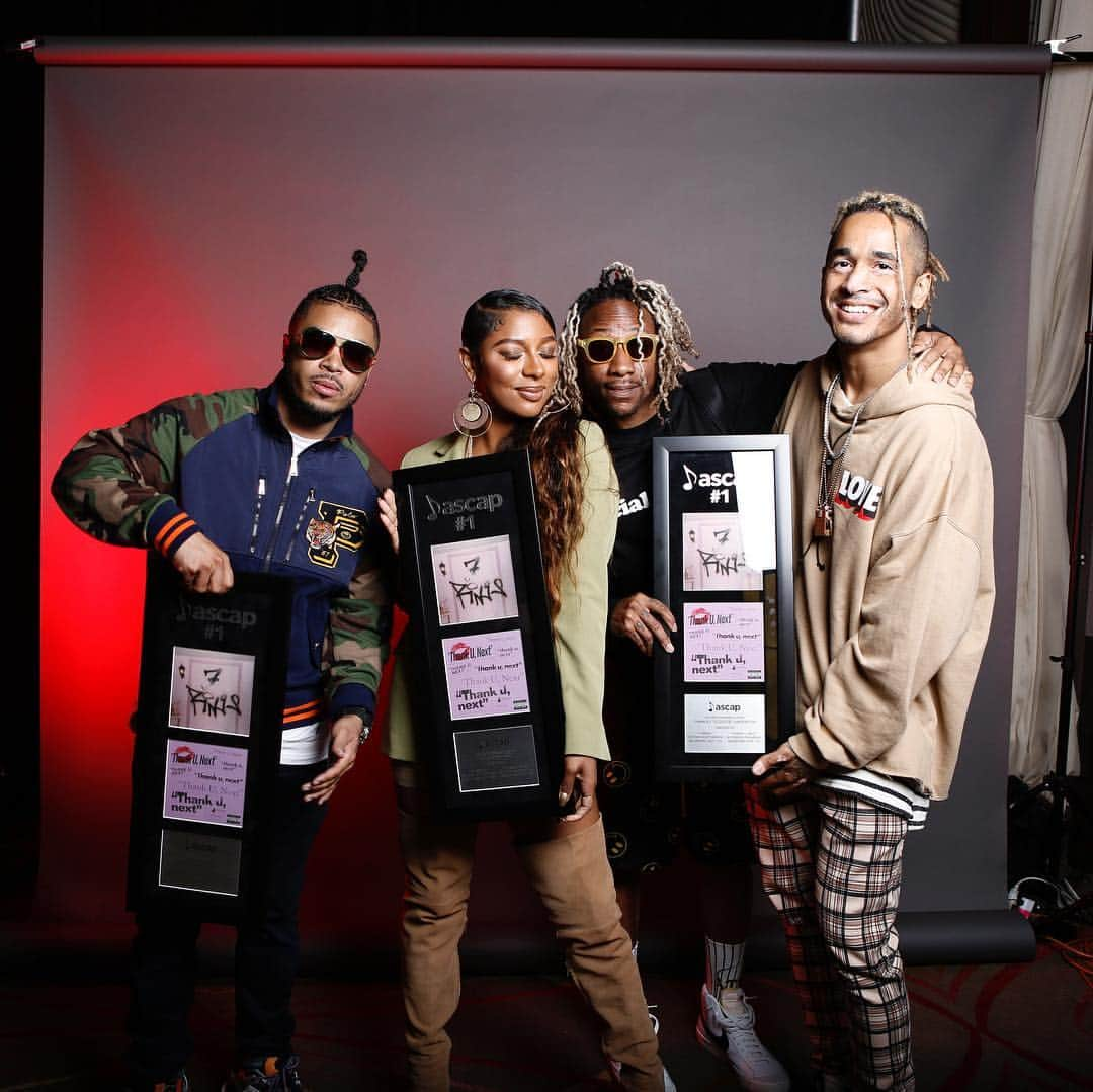 ASCAPさんのインスタグラム写真 - (ASCAPInstagram)「Dream Team 💯 Congrats to @tbhits @victoriamonet & @socialhouse on co-writing #ThankUNext (7 weeks #1 on #Hot100) and #7Rings (8 weeks #1 on #Hot100) #ASCAPEXPO #ArianaGrande」5月5日 7時40分 - ascap