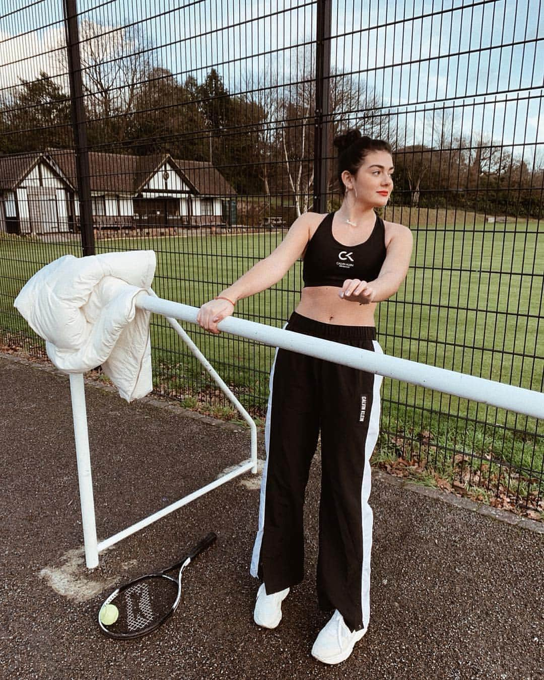 Calvin Kleinさんのインスタグラム写真 - (Calvin KleinInstagram)「Game, set, and get ready for #summer workouts 💢 like @bellsdinardo — hanging post-match in our high impact sports bra and joggers from #CALVINKLEINPERFORMANCE. ⠀⠀⠀⠀⠀⠀⠀⠀⠀⠀⠀⠀⠀⠀⠀⠀⠀⠀⠀⠀⠀⠀⠀⠀⠀⠀⠀ Show us how you stay #STRONGINMYCALVINS」5月5日 7時48分 - calvinklein